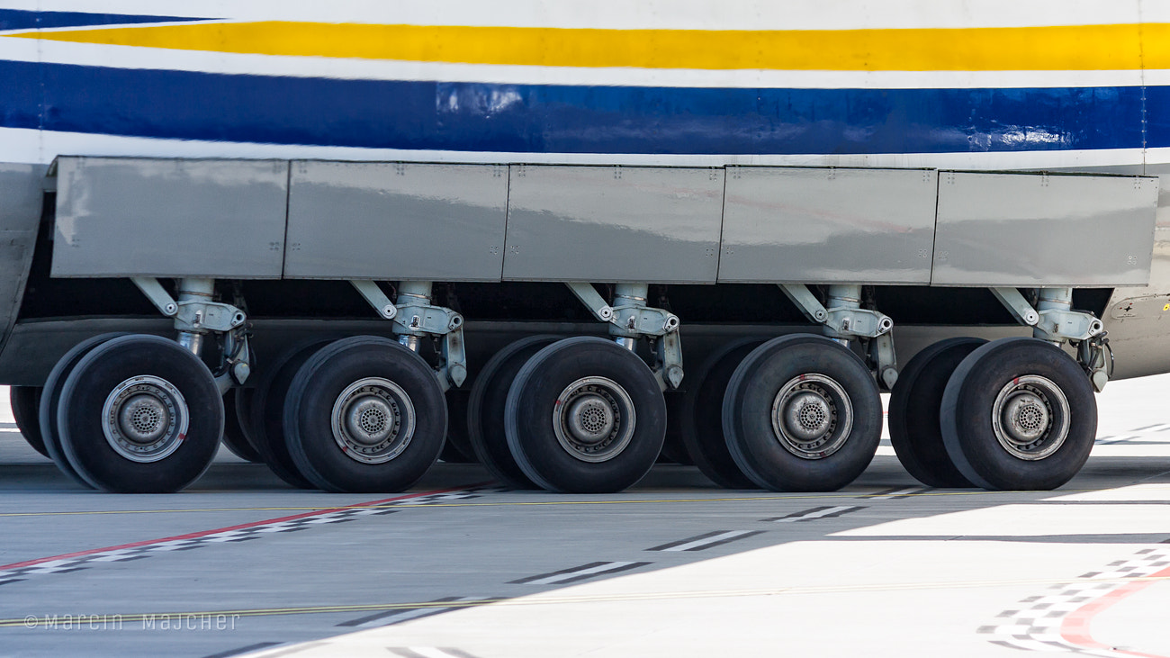 Canon EOS 450D (EOS Rebel XSi / EOS Kiss X2) sample photo. Antonov an-124-100 wheels photography