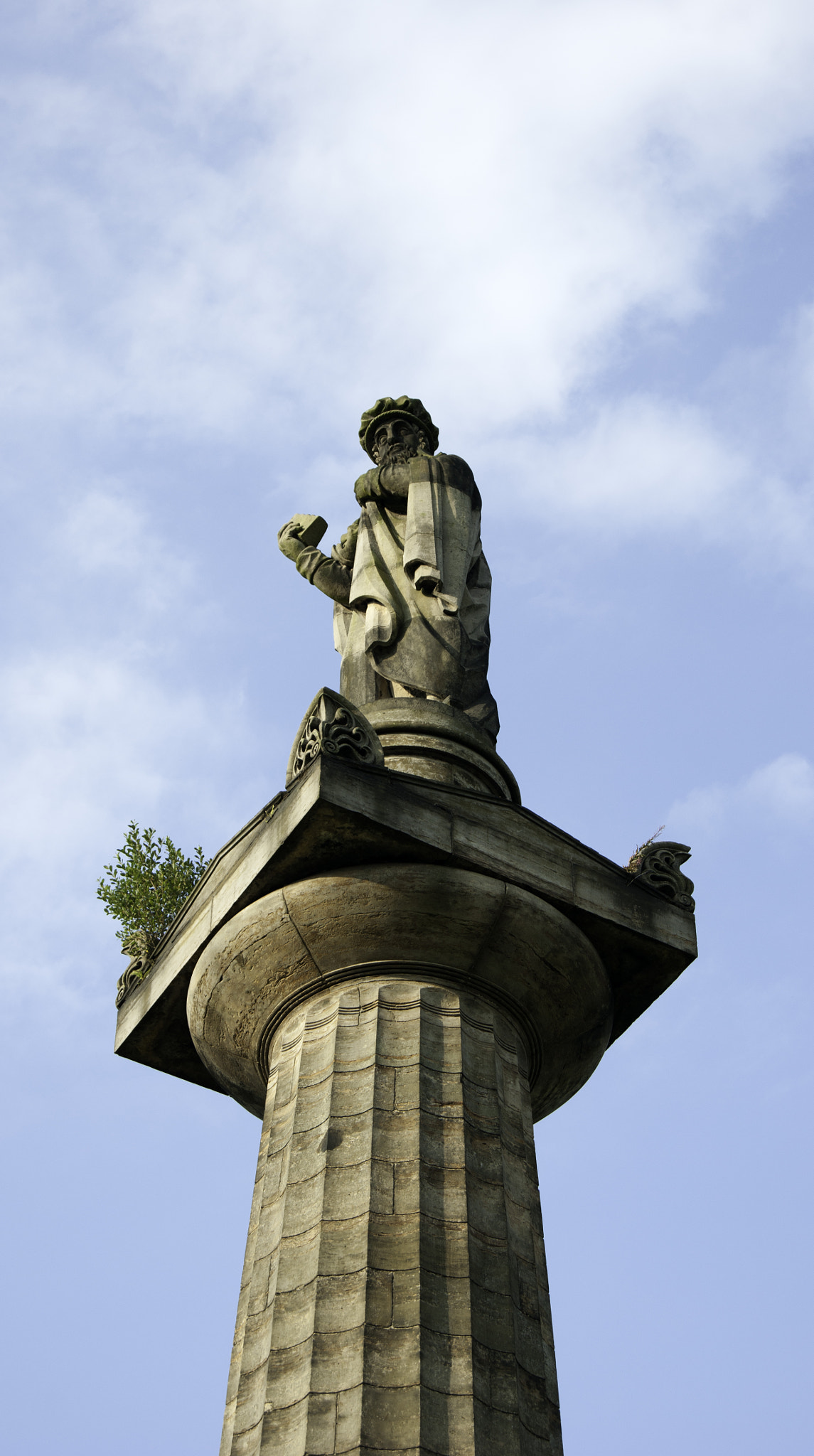 Sony Alpha DSLR-A290 + Sony DT 18-55mm F3.5-5.6 SAM sample photo. Glasgow necropolis photography