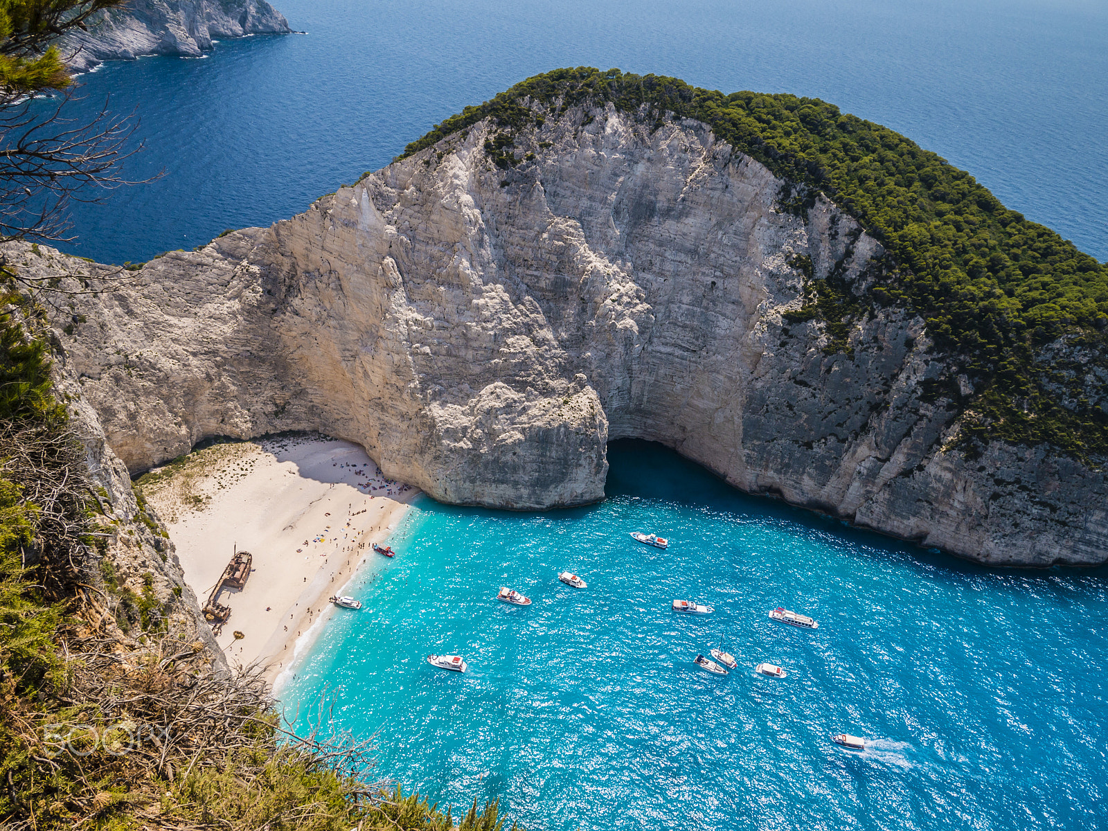 Panasonic Lumix DMC-GF5 + LUMIX G VARIO PZ 14-42/F3.5-5.6 sample photo. Navagio photography