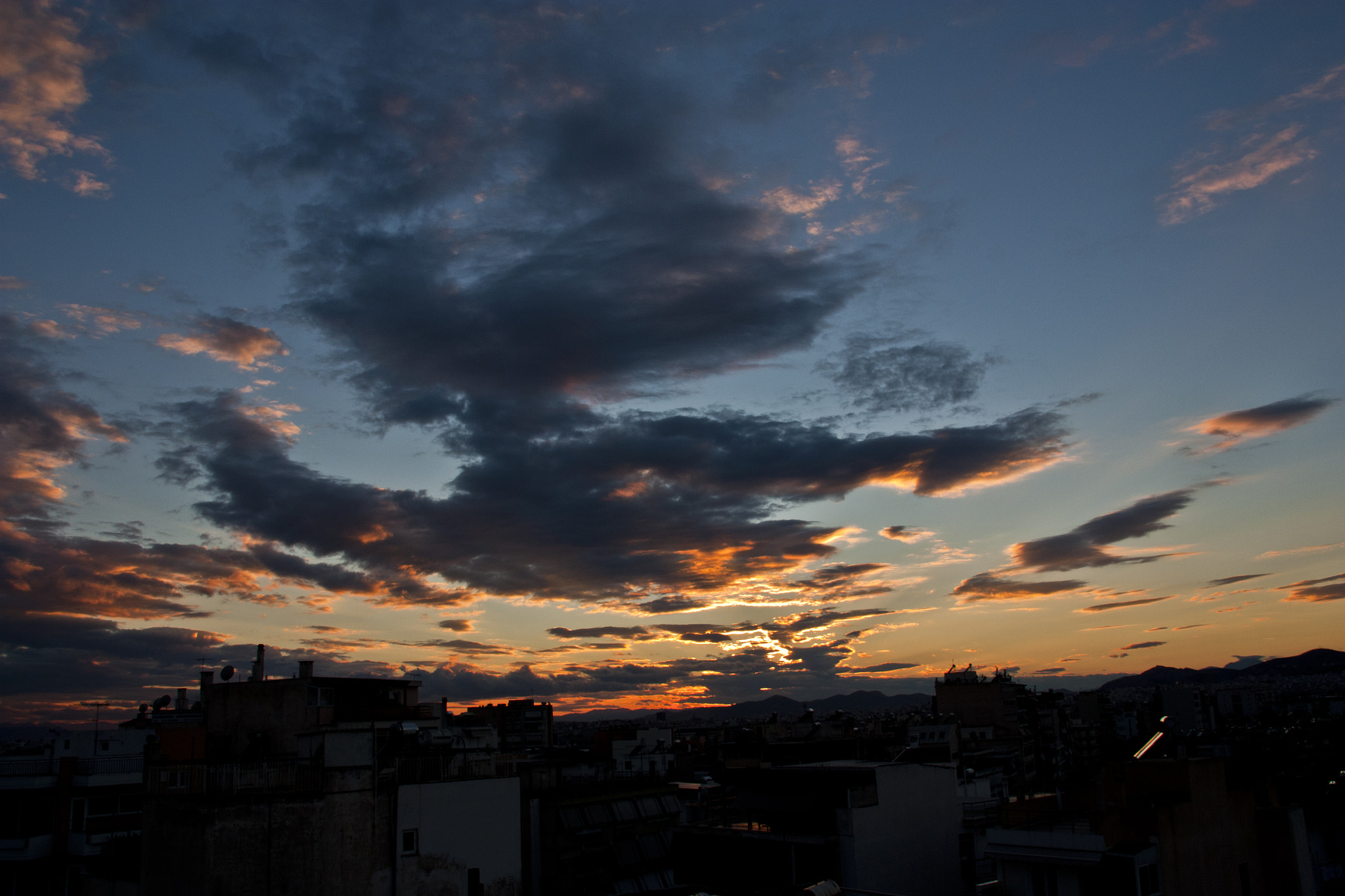 Sigma 18-200mm f/3.5-6.3 DC OS sample photo. City sunset photography