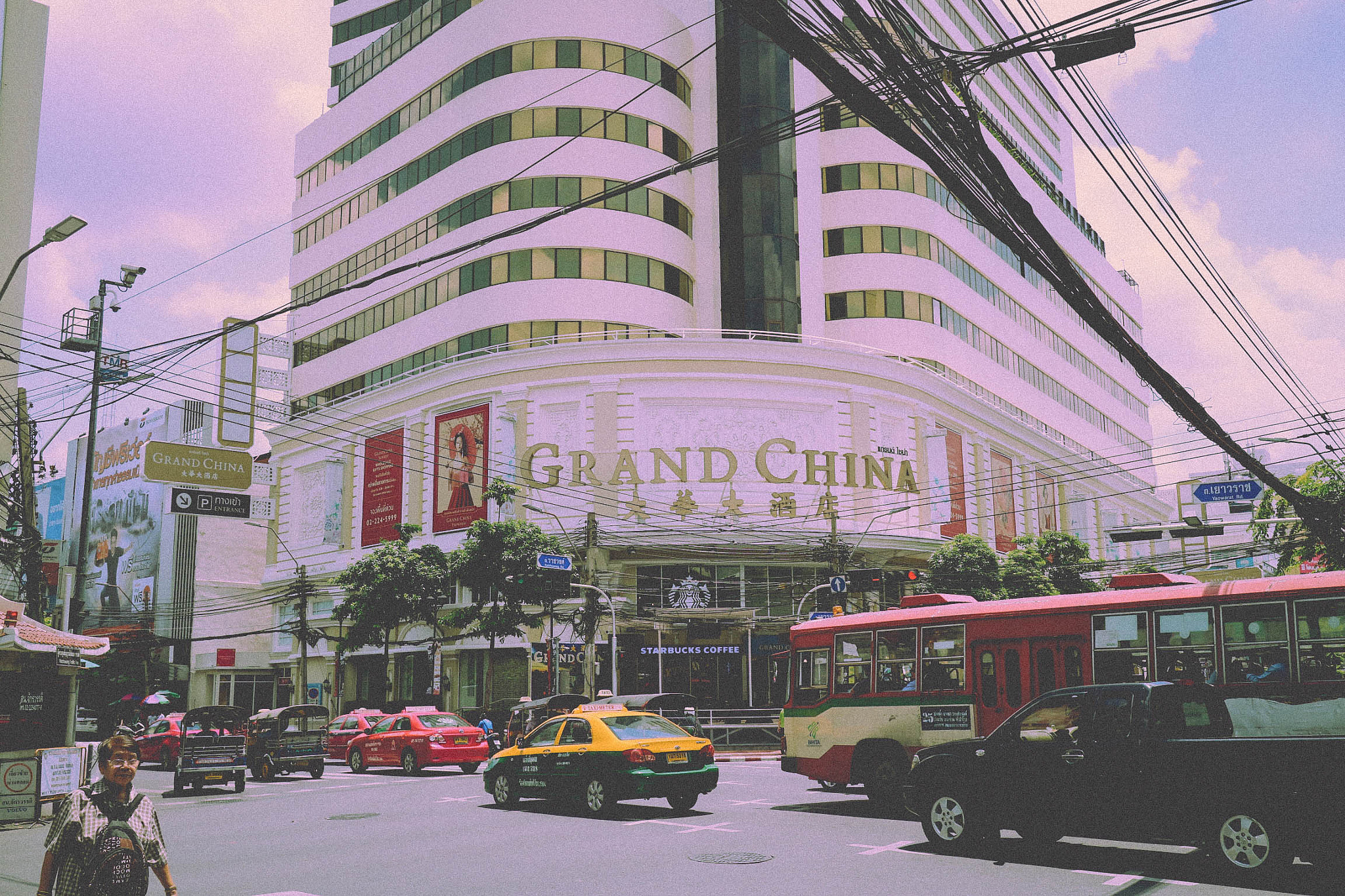 Canon EOS M10 + Canon EF-M 22mm F2 STM sample photo. Old bangkok zone : thailand photography