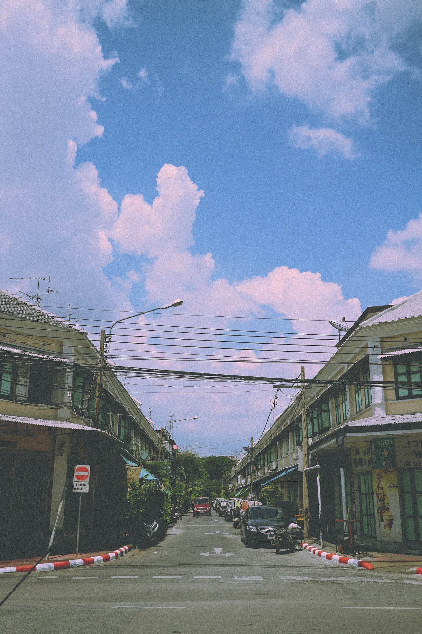 Canon EOS M10 + Canon EF-M 22mm F2 STM sample photo. Old bangkok zone : thailand photography