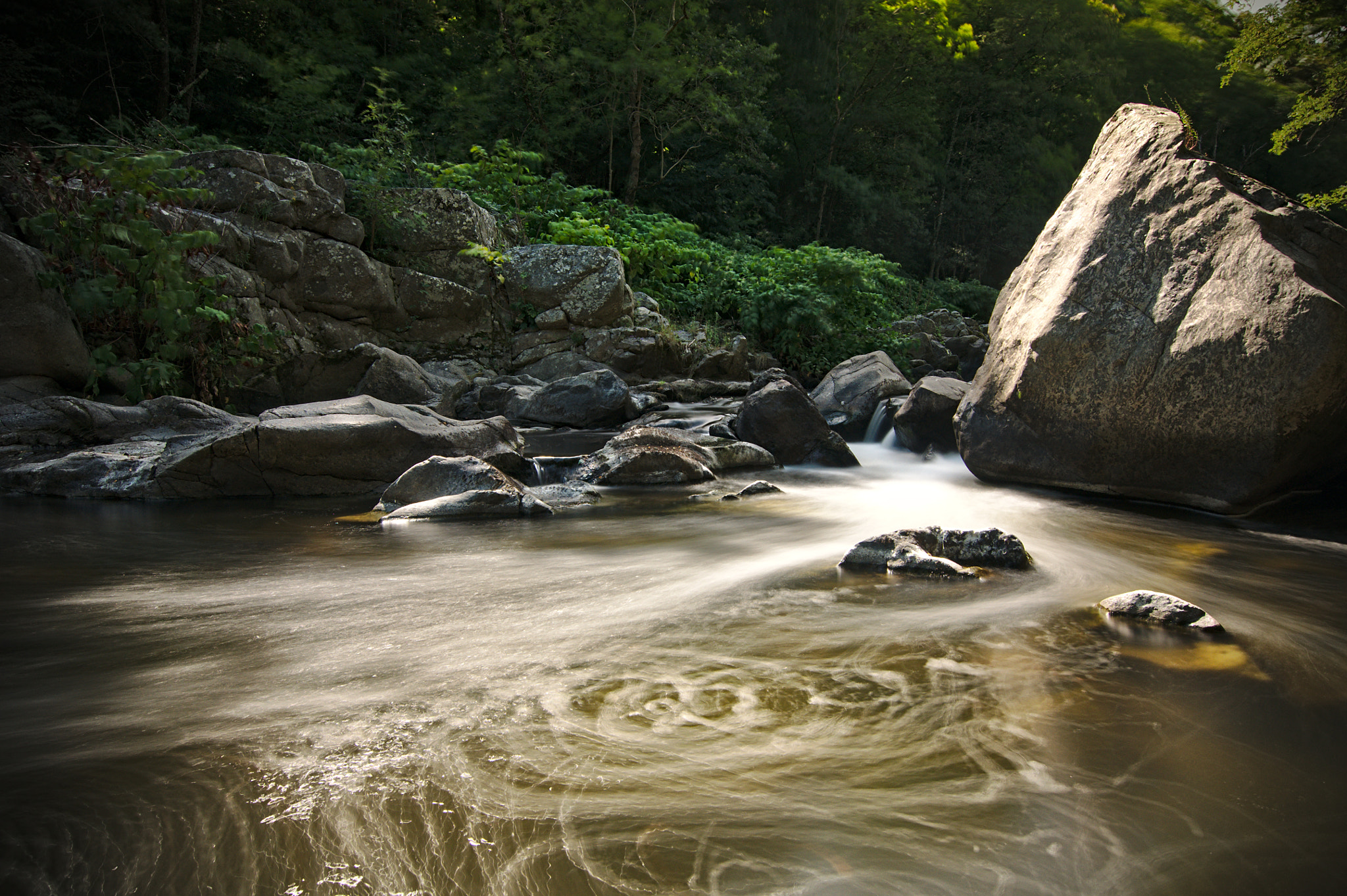 Nikon D90 + Tokina AT-X Pro 11-16mm F2.8 DX sample photo. River creation photography