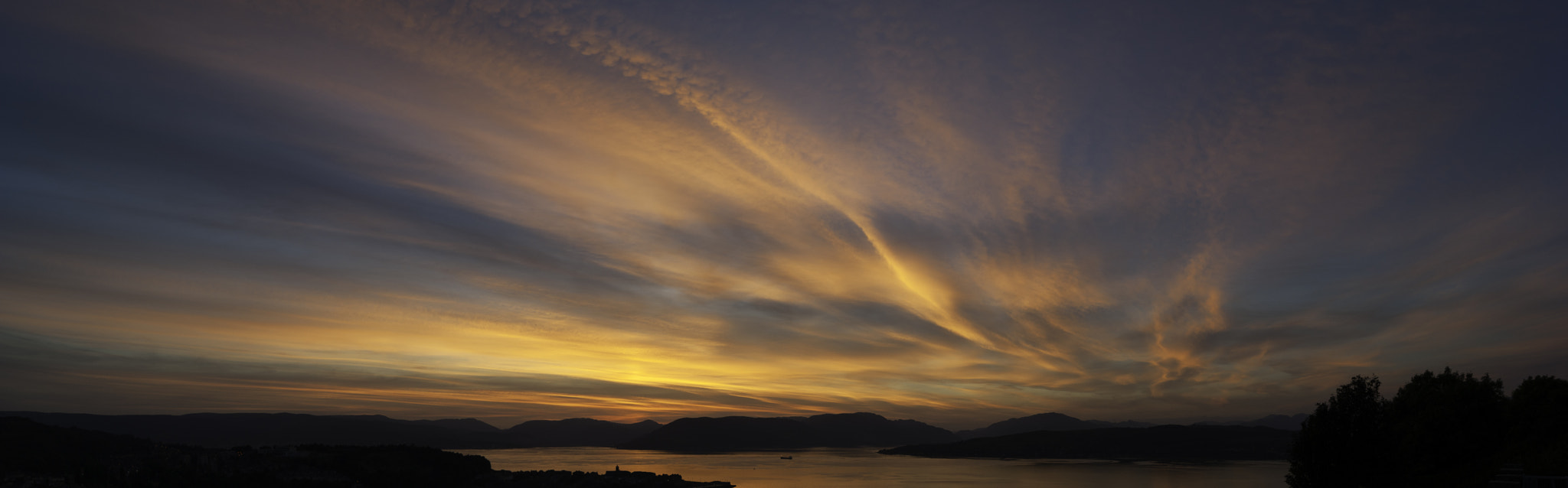 Sony Alpha DSLR-A290 + Sony DT 18-55mm F3.5-5.6 SAM sample photo. Lyle hill & greenock cut photography