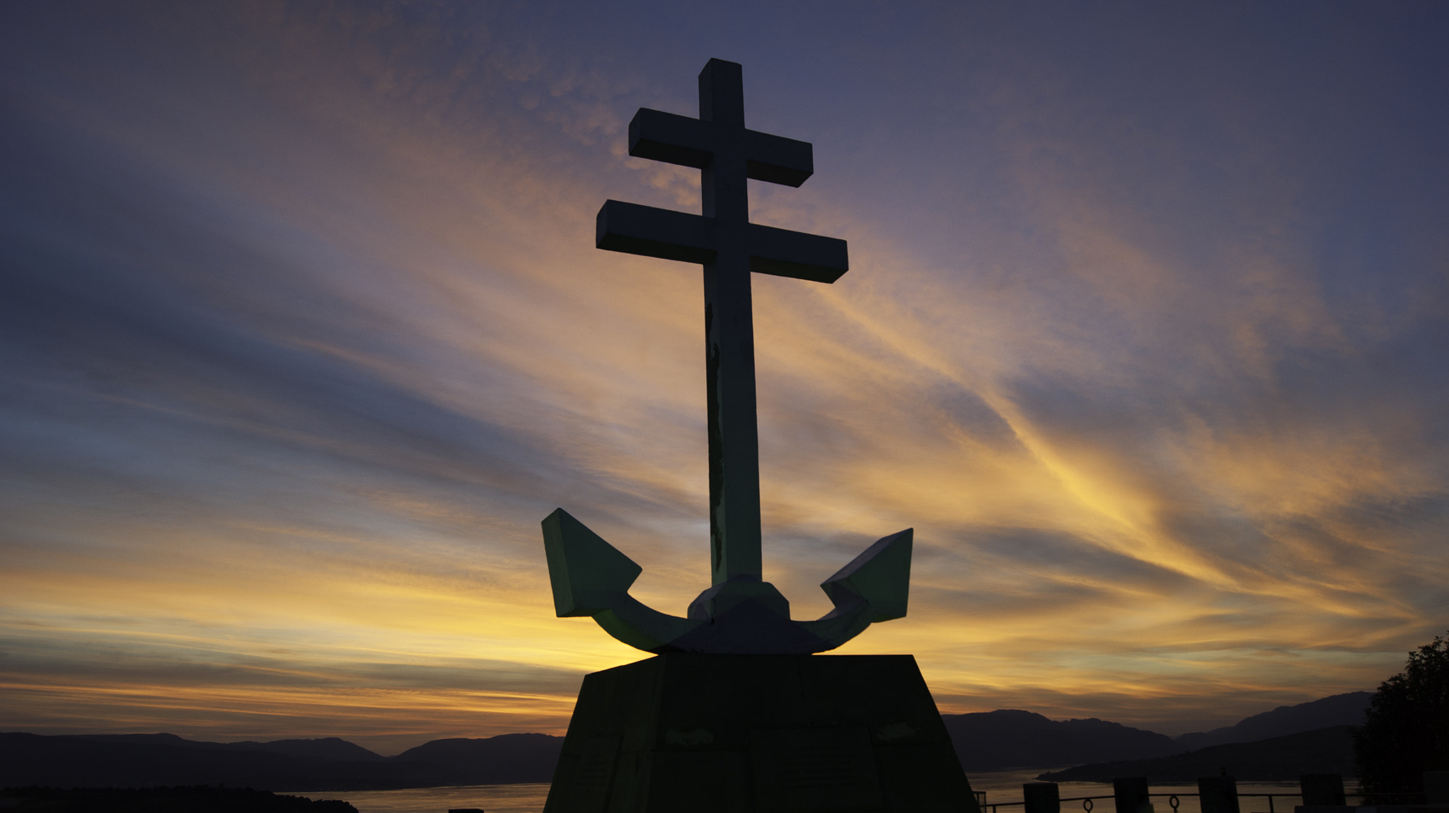 Sony Alpha DSLR-A290 + Sony DT 18-55mm F3.5-5.6 SAM sample photo. Lyle hill & greenock cut photography