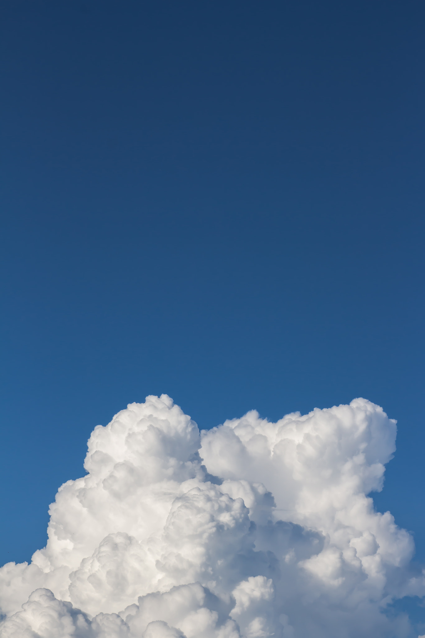 Canon EOS 700D (EOS Rebel T5i / EOS Kiss X7i) + Tamron SP AF 90mm F2.8 Di Macro sample photo. Clouds photography