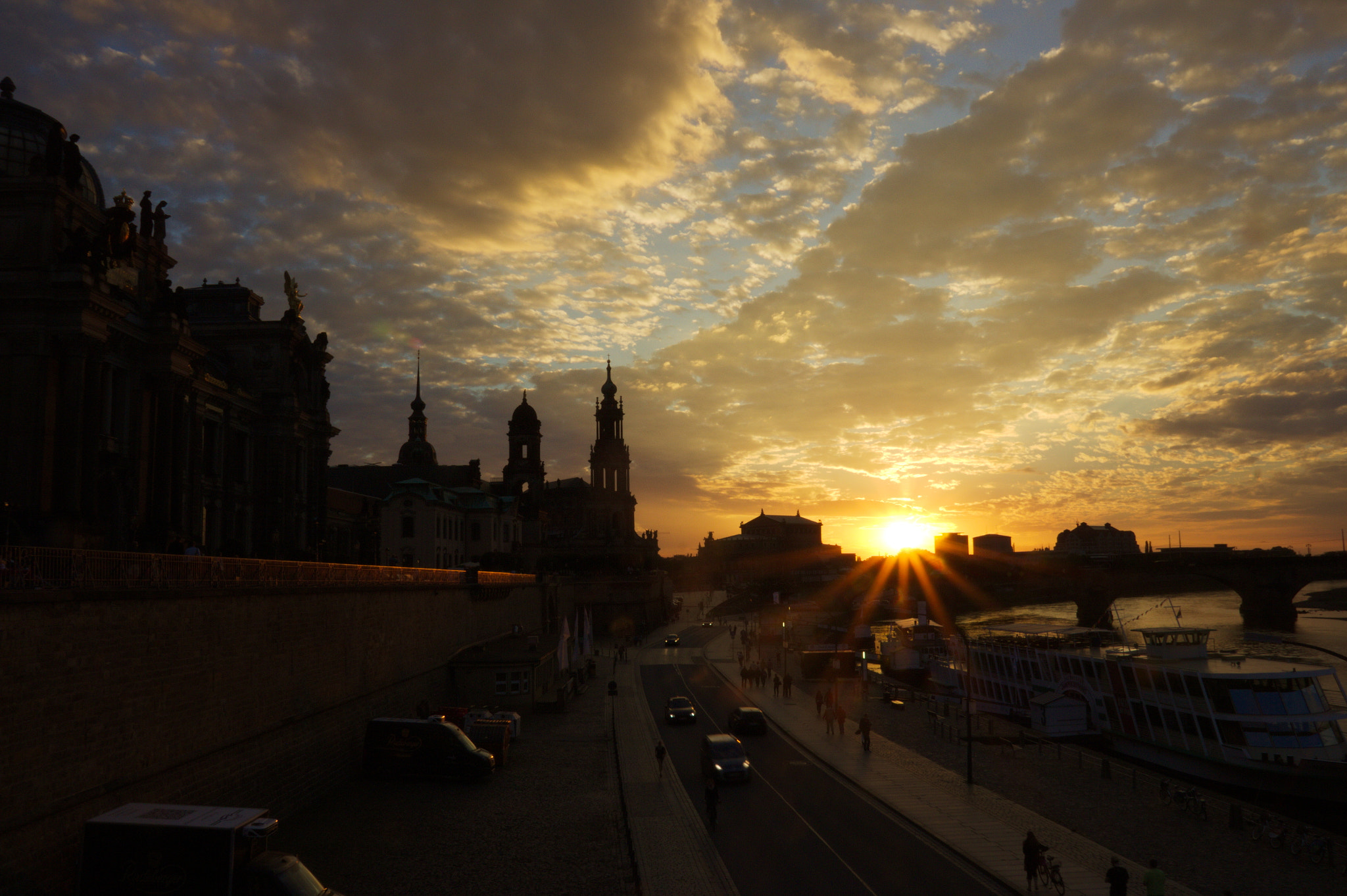 Canon EOS 600D (Rebel EOS T3i / EOS Kiss X5) sample photo. Dresden dawn #01 photography