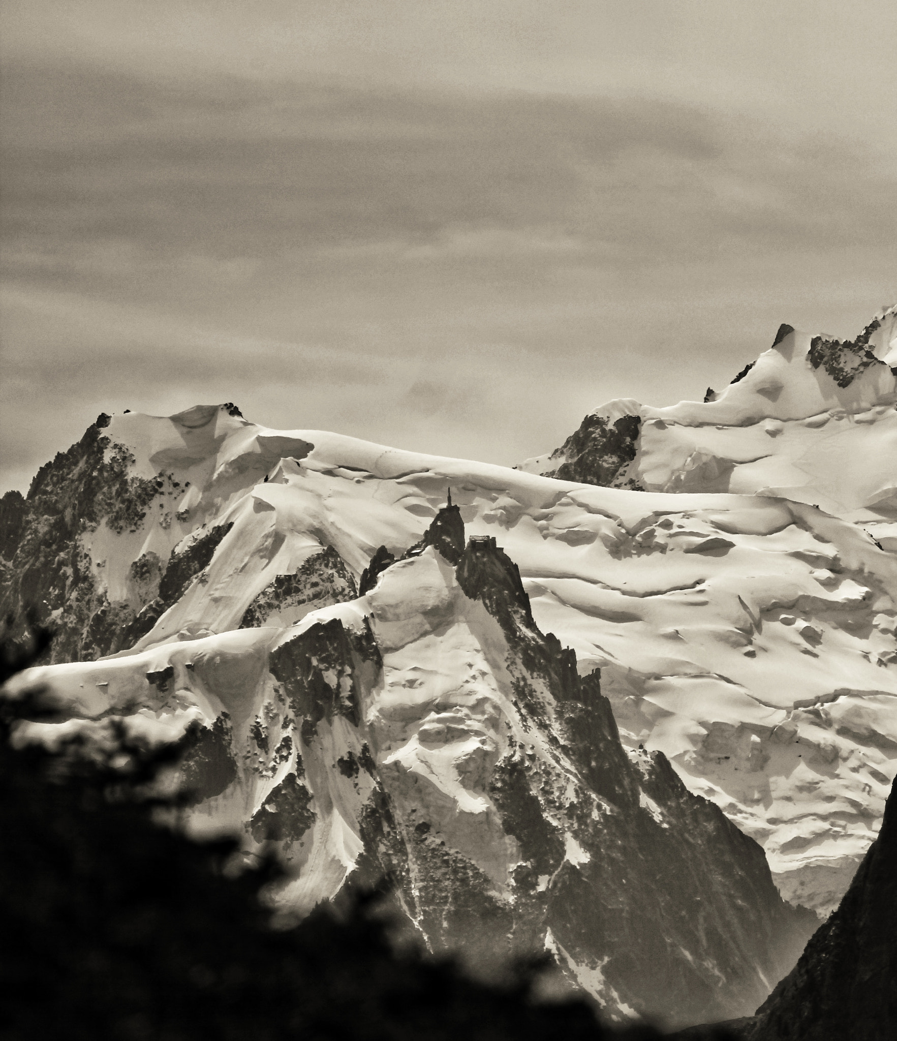 Canon EF-S 55-250mm F4-5.6 IS sample photo. Aiguille du midi - mont blanc group photography