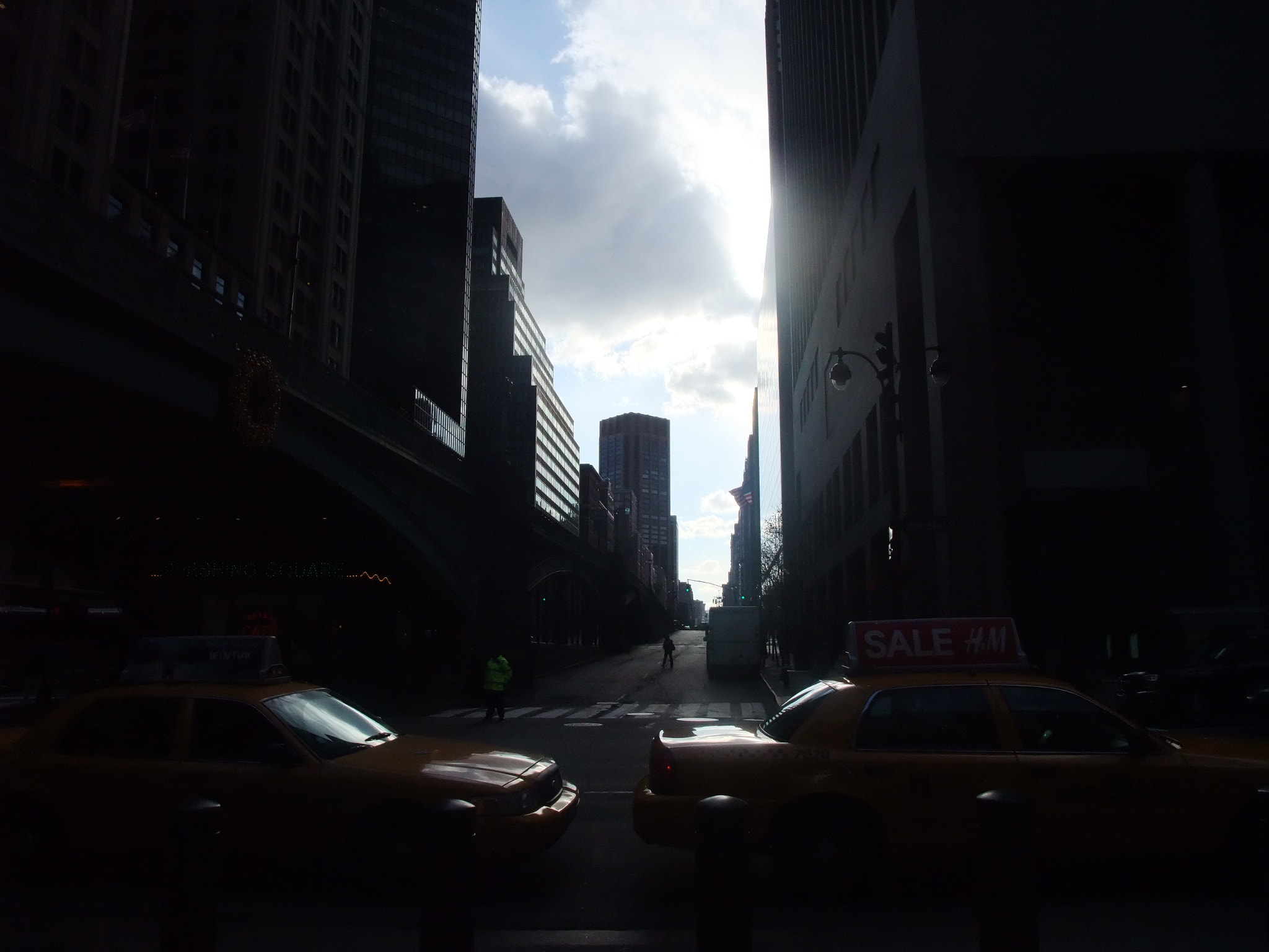 Fujifilm FinePix F100fd sample photo. Daylight in nyc photography