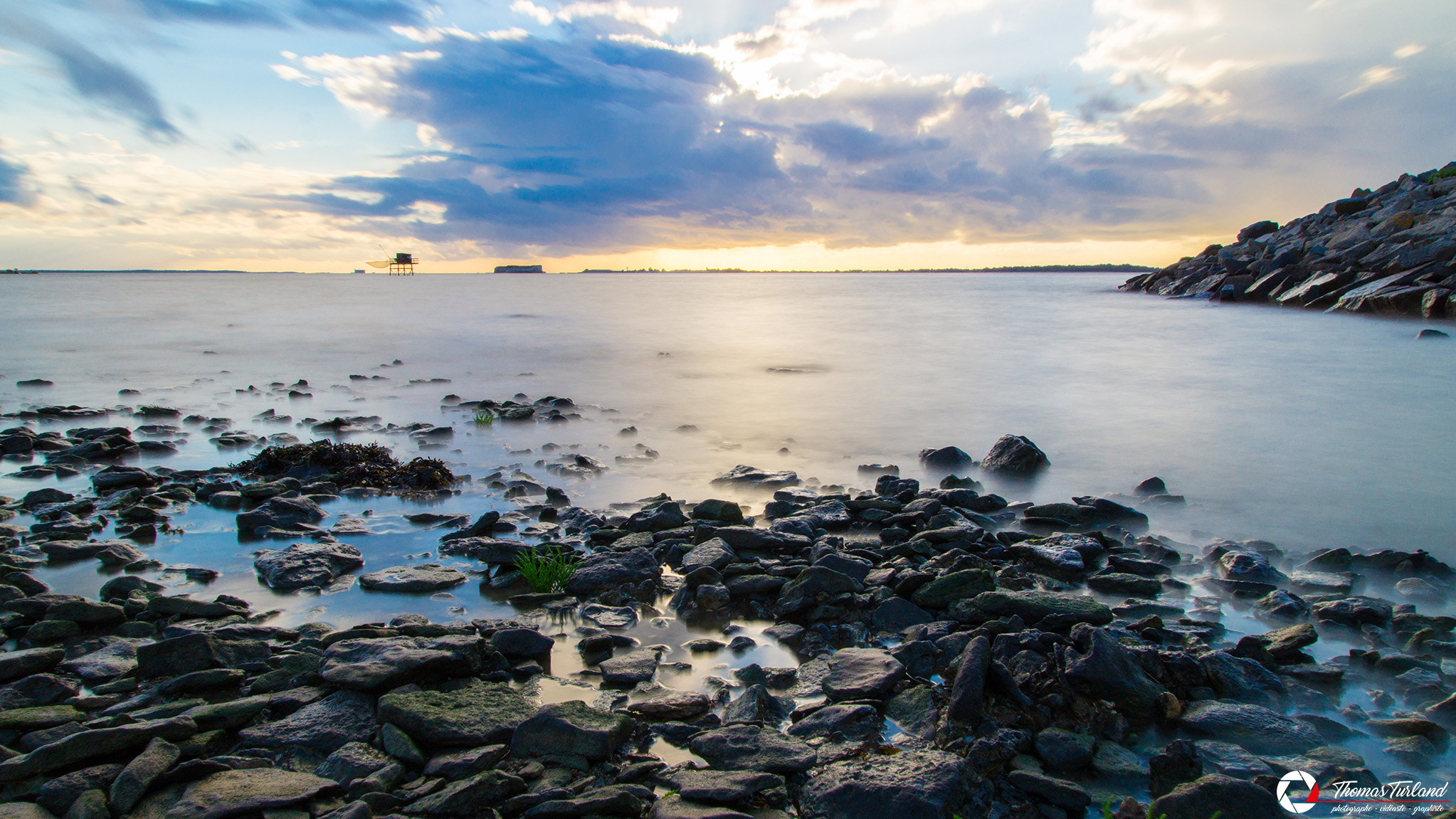Sony SLT-A58 sample photo. Rochers en pose longue sur la mer photography