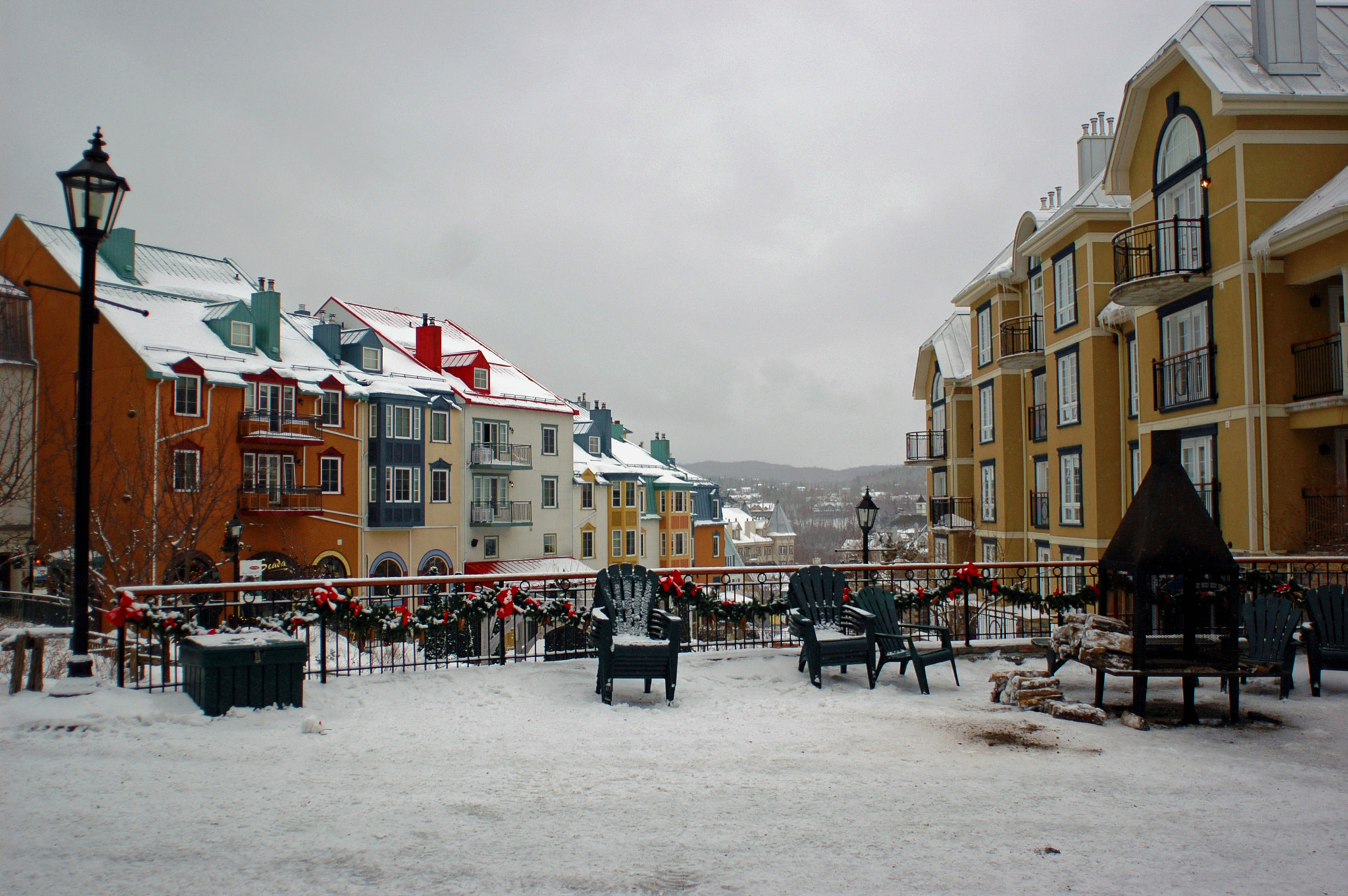 Nikon D70 + Nikon AF Nikkor 20mm F2.8D sample photo. Mont tremblant photography