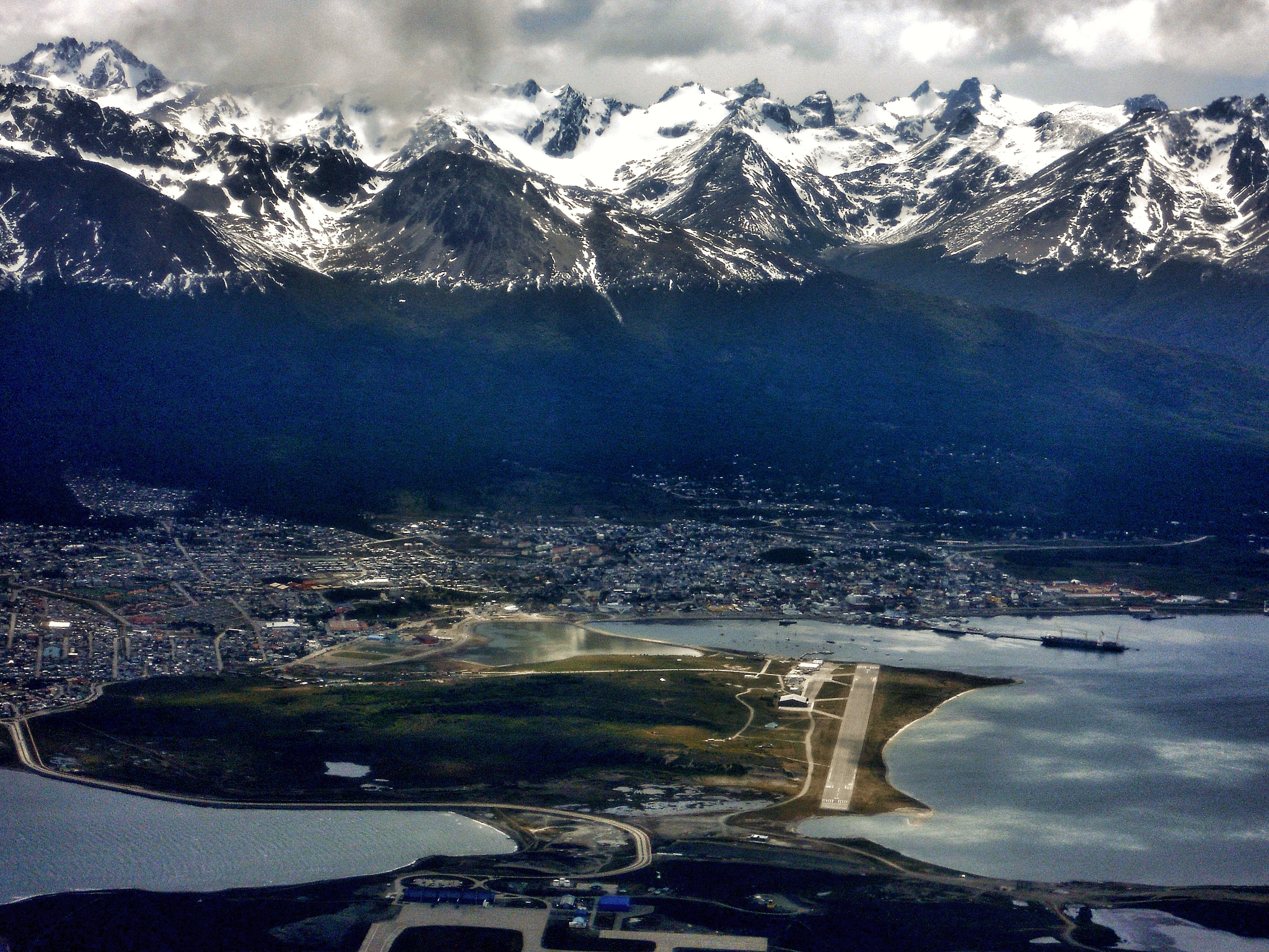 Nikon Coolpix S3000 sample photo. Takeoff from ushuaia photography