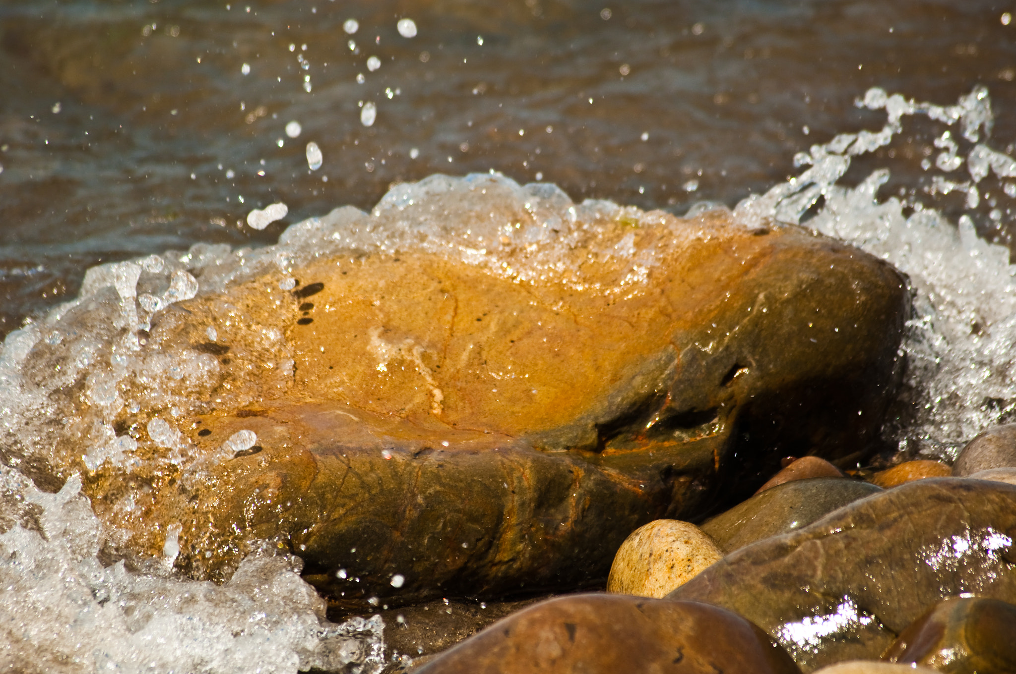 Nikon D90 + Sigma 70-300mm F4-5.6 DG Macro sample photo. Wave&stone photography