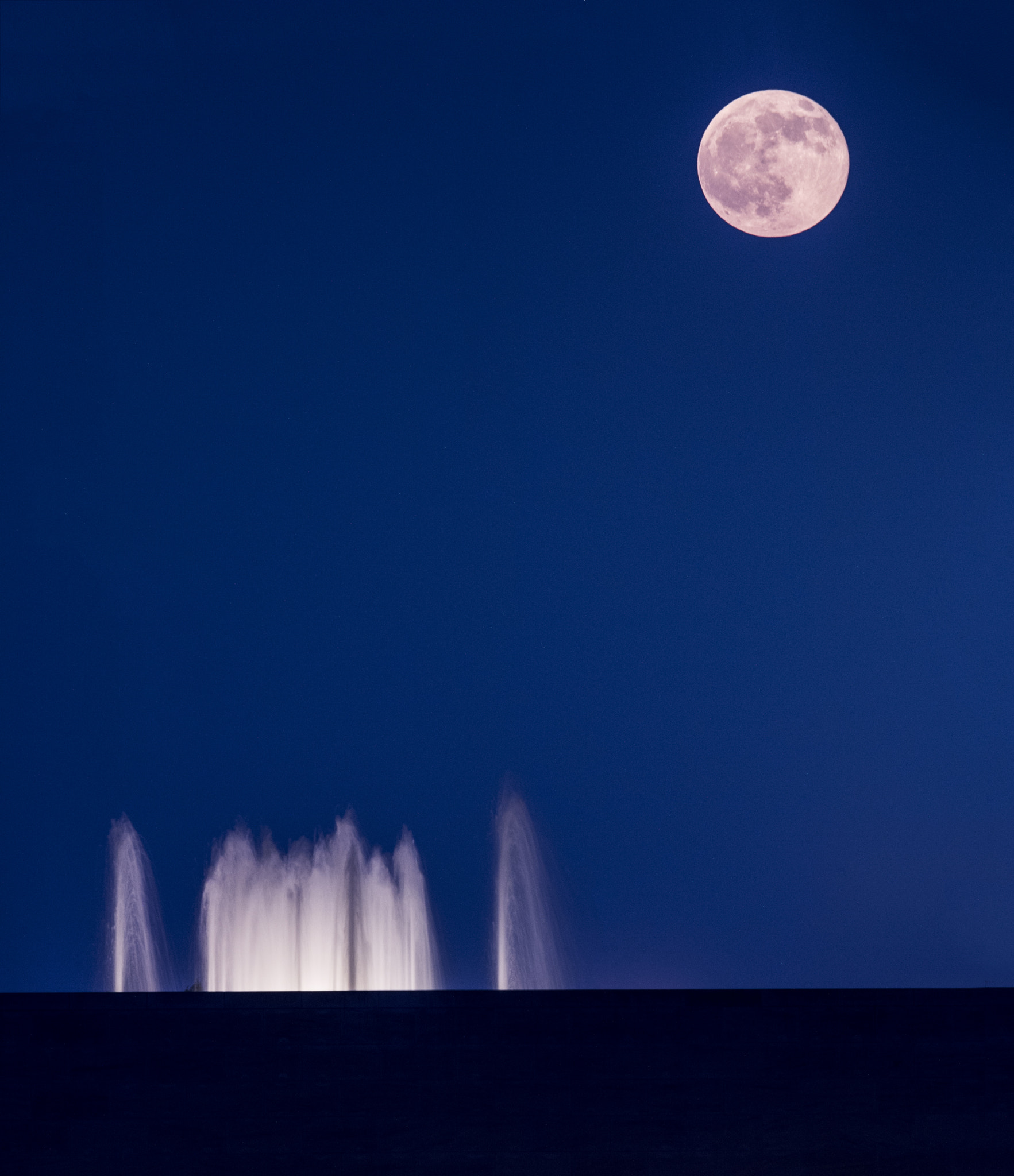 Nikon AF-S Nikkor 400mm F2.8E FL ED VR sample photo. The moon light photography