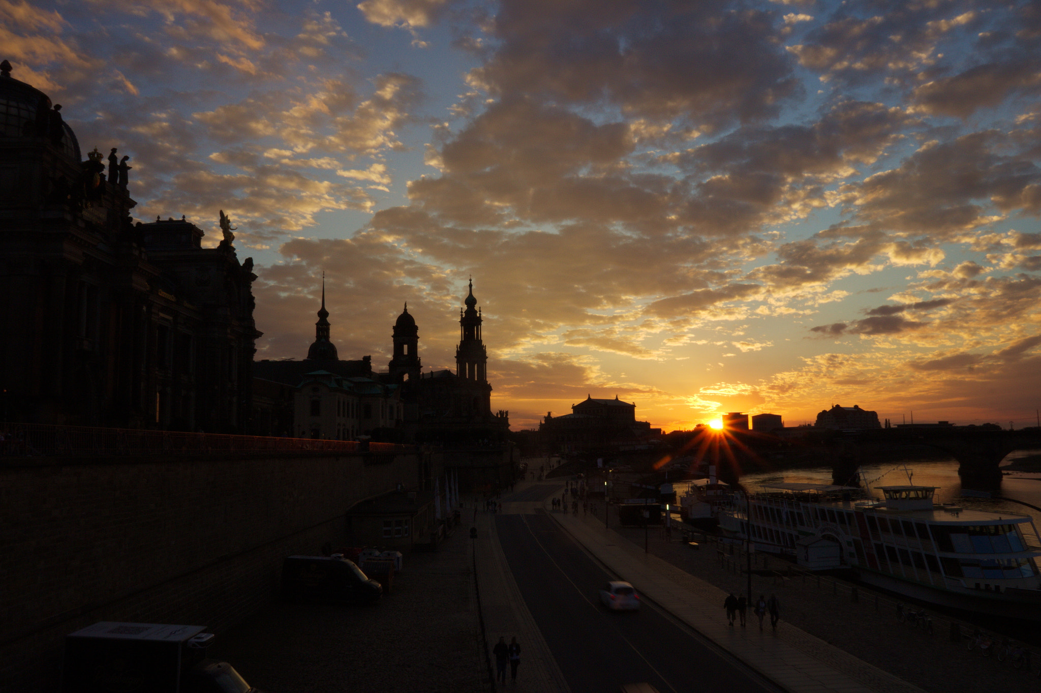 Canon EOS 600D (Rebel EOS T3i / EOS Kiss X5) sample photo. Dresden dawn #02 photography