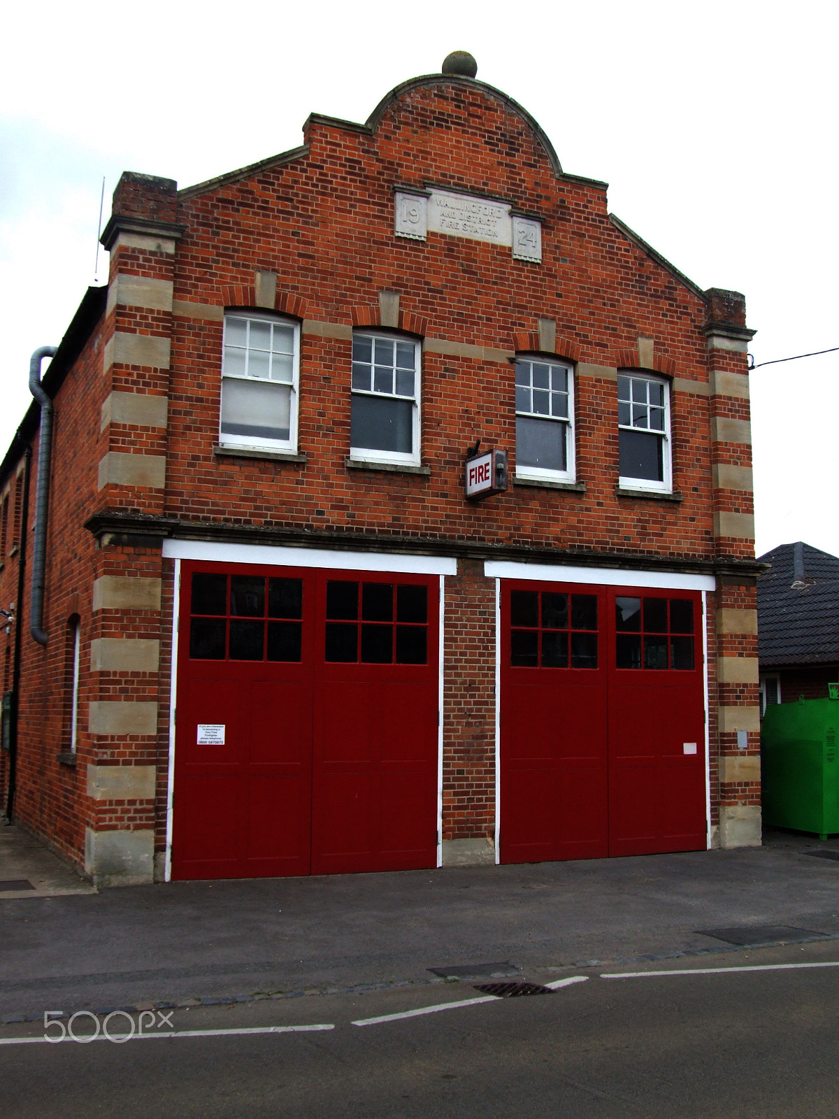 Fujifilm FinePix S9000 sample photo. Old fire station. wallingford, england. photography