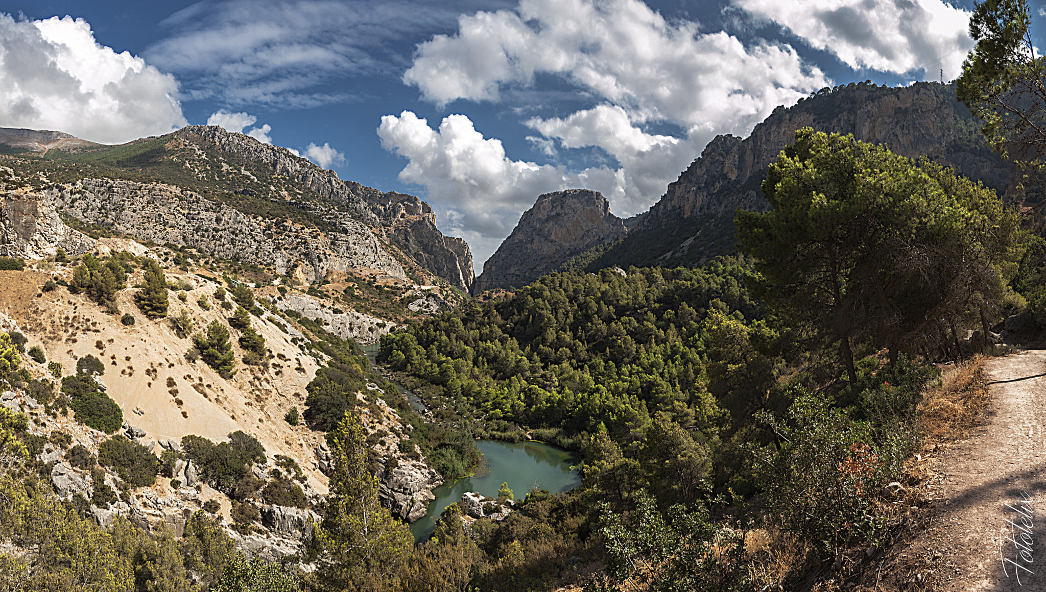 Olympus E-30 + OLYMPUS 14-42mm Lens sample photo. Caminito del rey photography