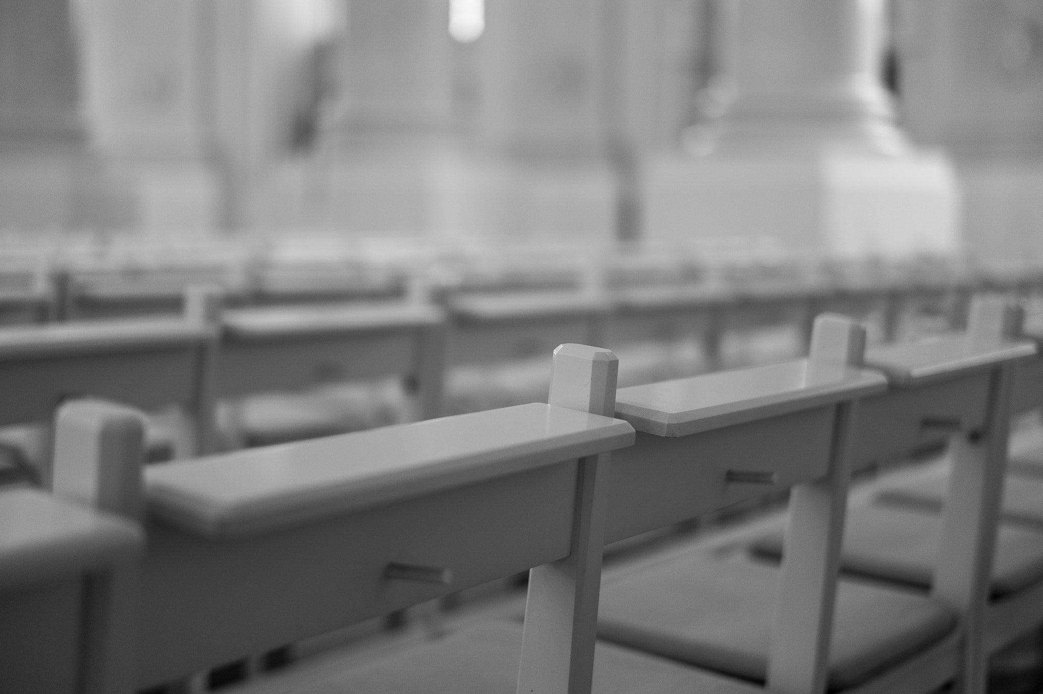 Elmarit-M 28mm f/2.8 (IV) sample photo. White chairs photography