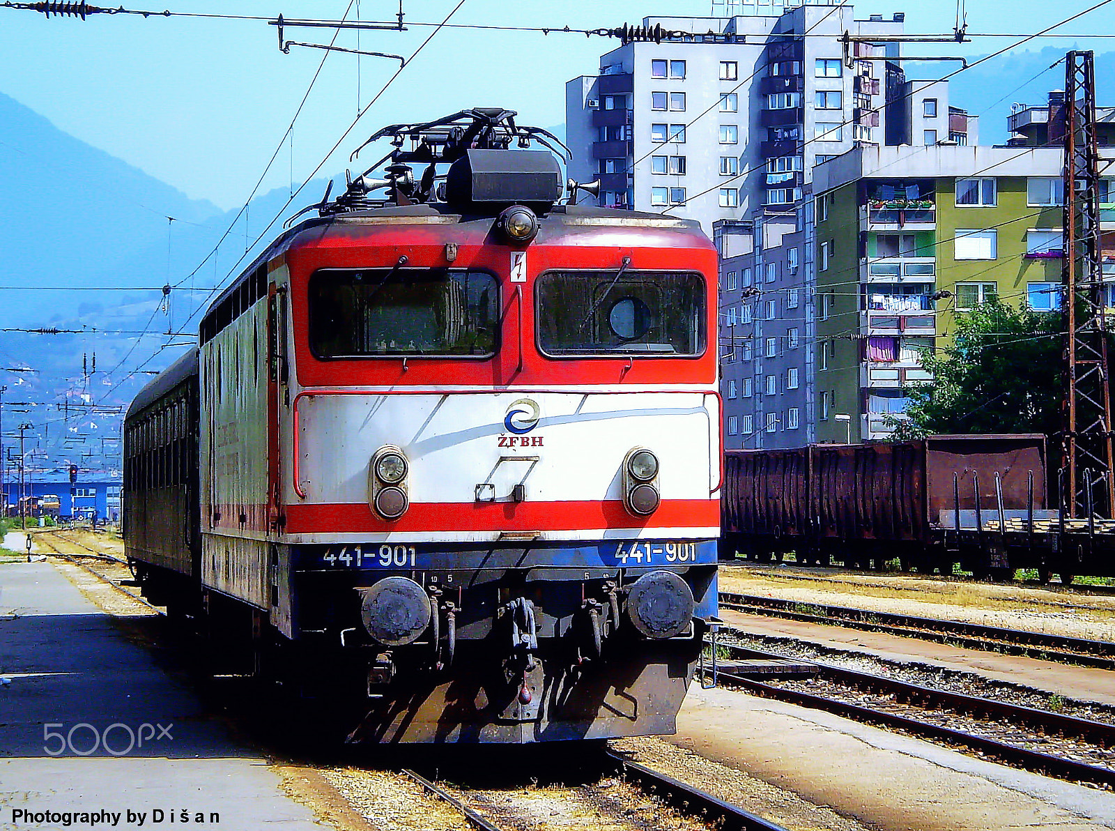 Olympus FE210,X775 sample photo. Train photography