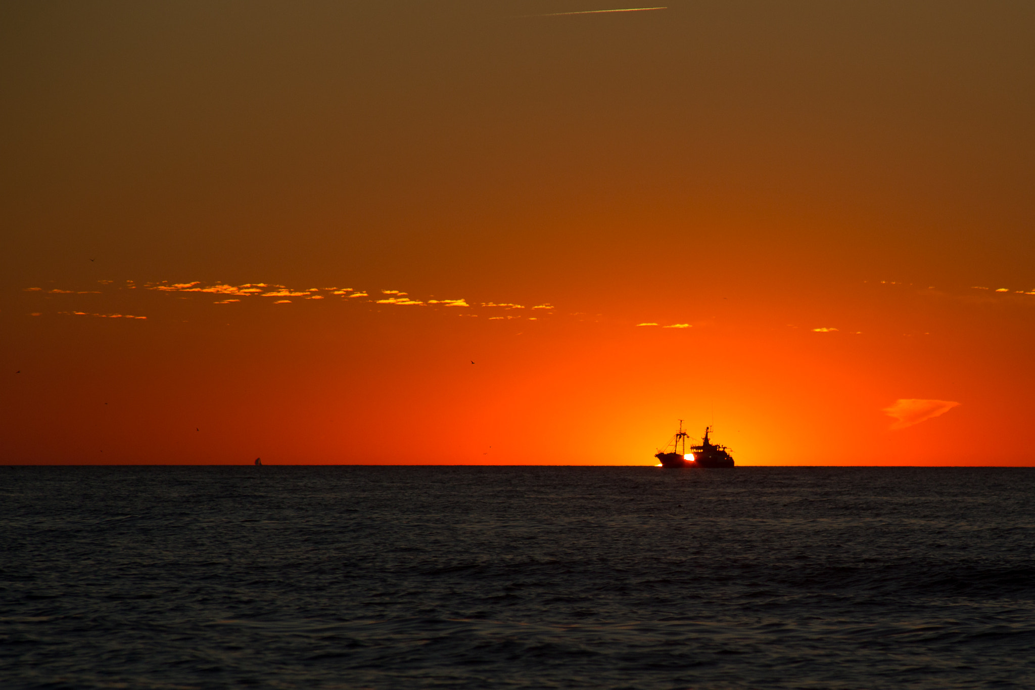 Canon EF 28-200mm F3.5-5.6 USM sample photo. Last light photography