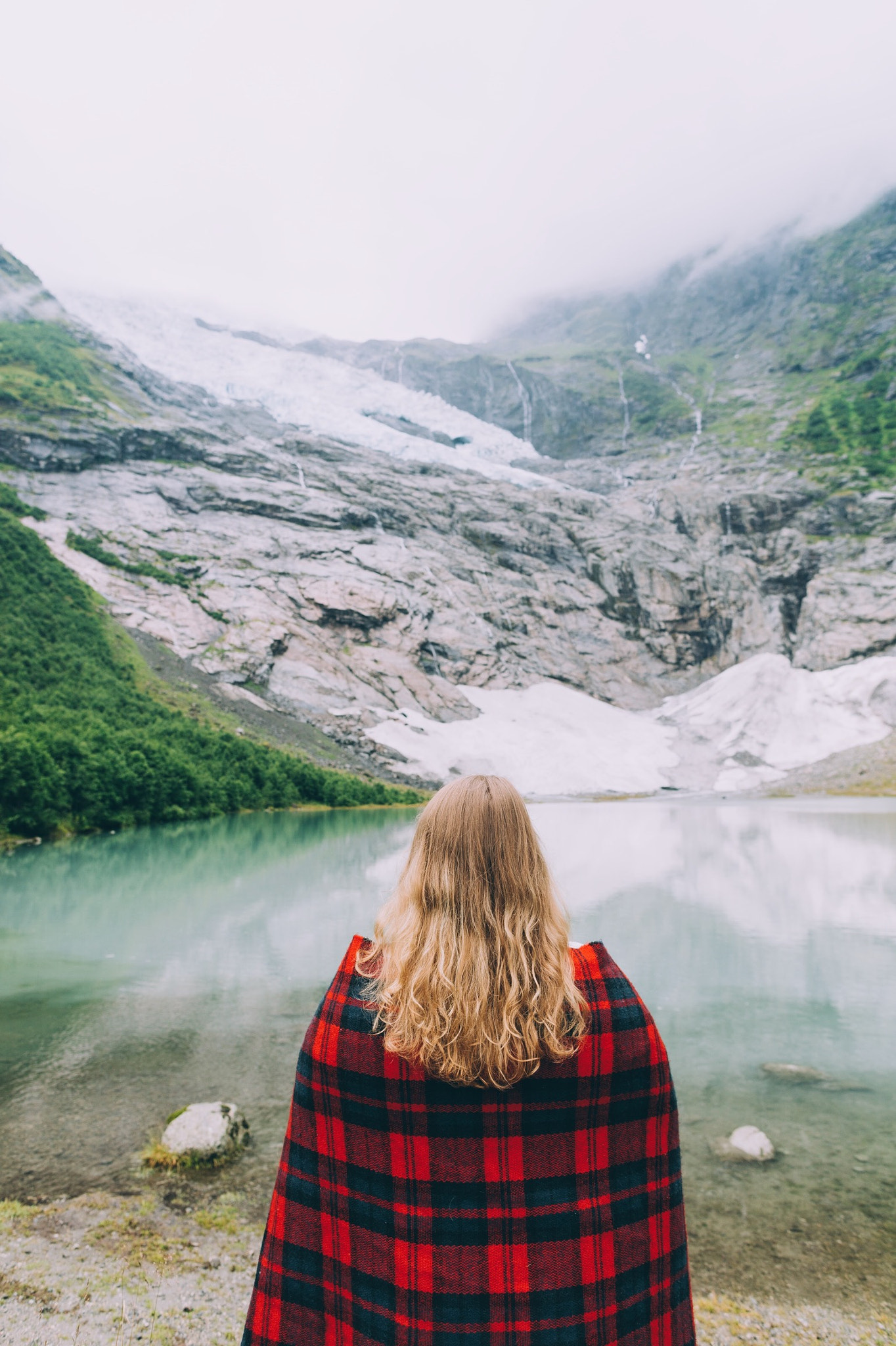 Canon EOS 5DS + Canon EF 24mm F1.4L II USM sample photo. Glacier walks with my girlfriend. photography