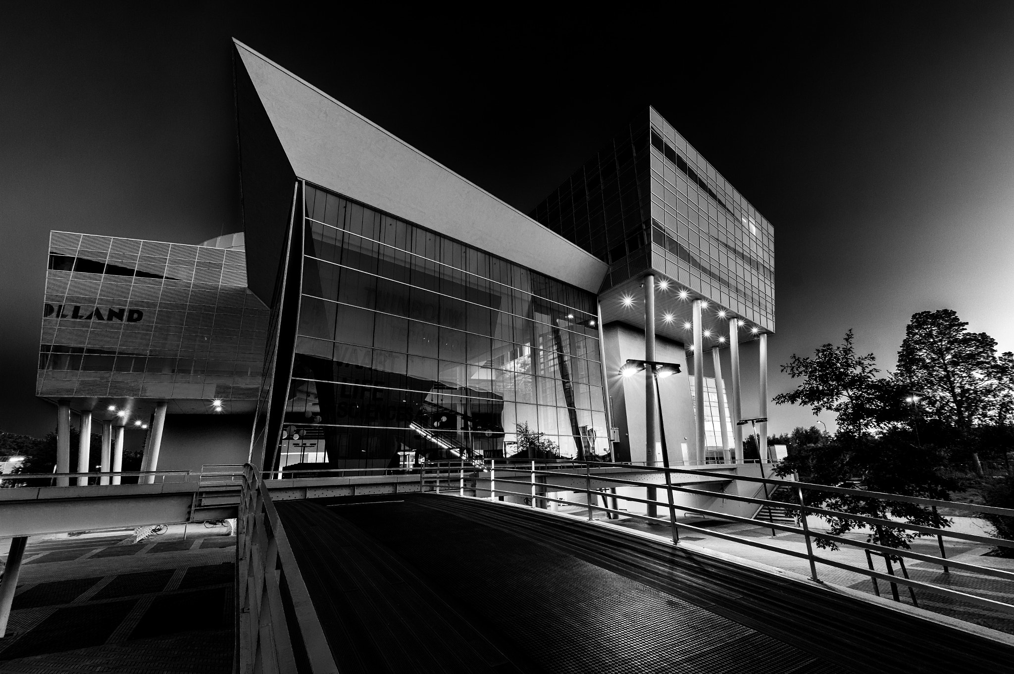 Sony SLT-A58 + Sigma 10-20mm F3.5 EX DC HSM sample photo. Hogeschool inholland delft photography