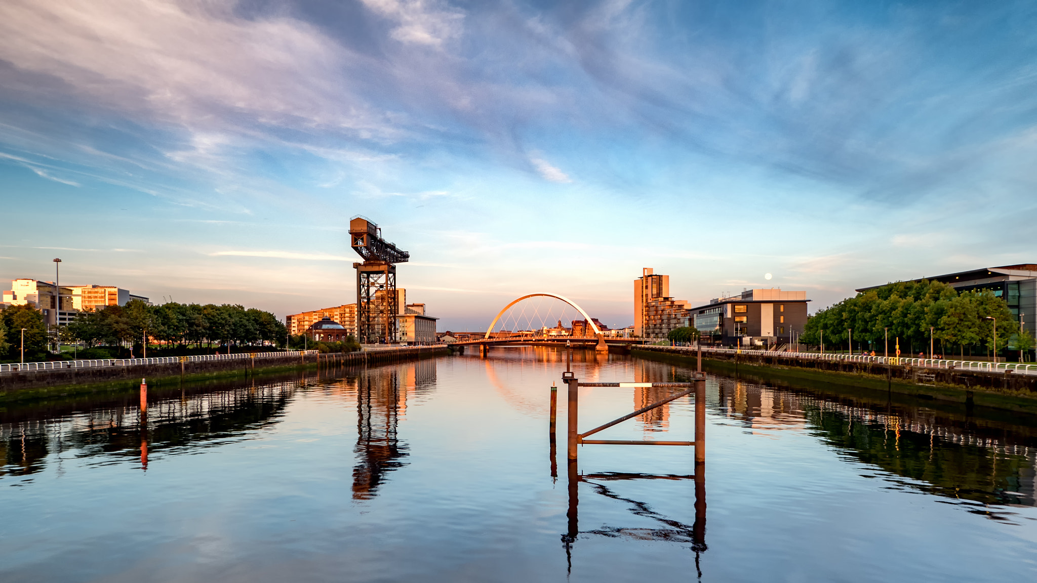 Olympus OM-D E-M5 II + OLYMPUS M.9-18mm F4.0-5.6 sample photo. Clyde arc - glasgow scotland photography