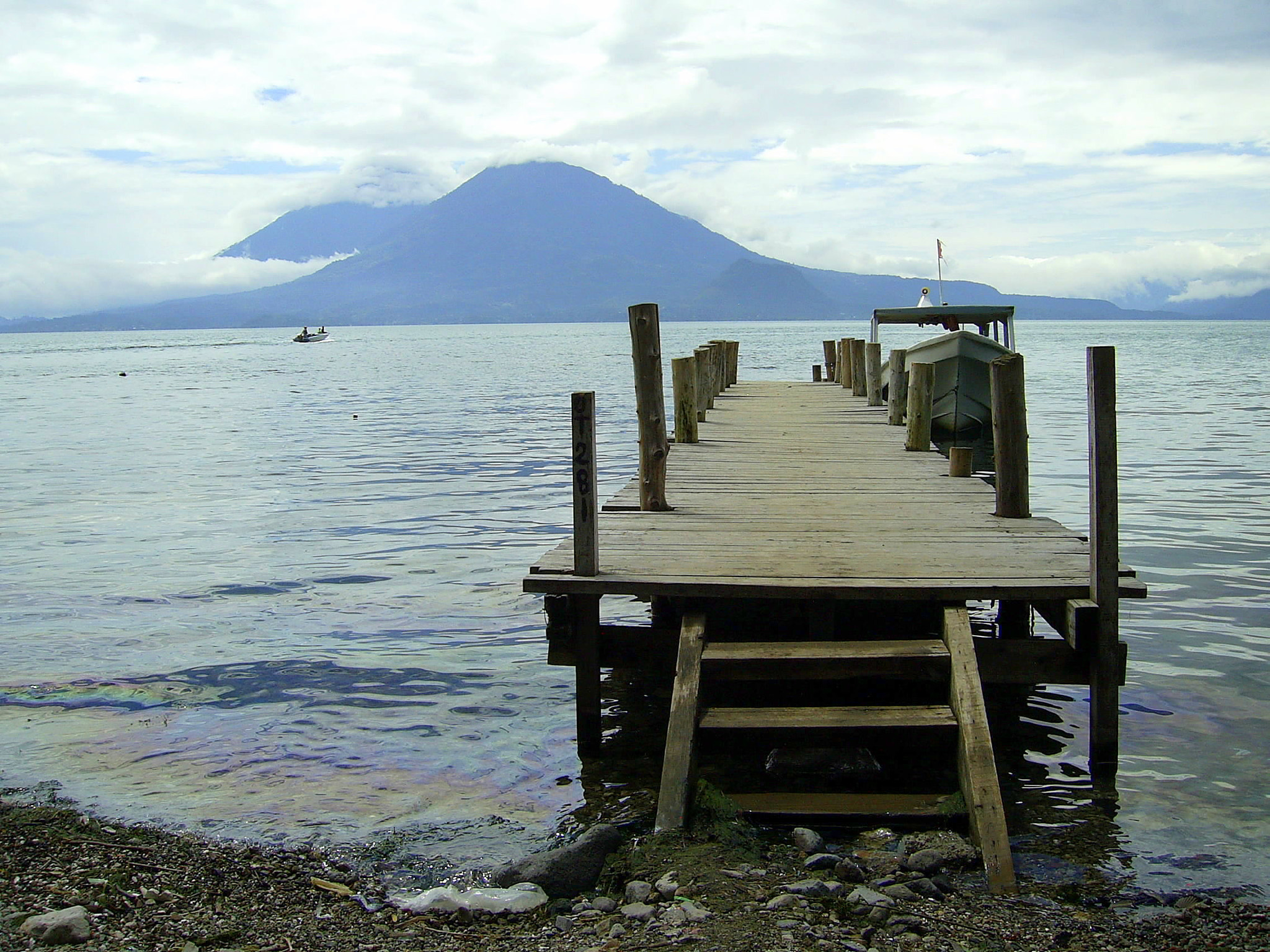 Samsung Digimax A400 sample photo. Lago de atitlán. photography