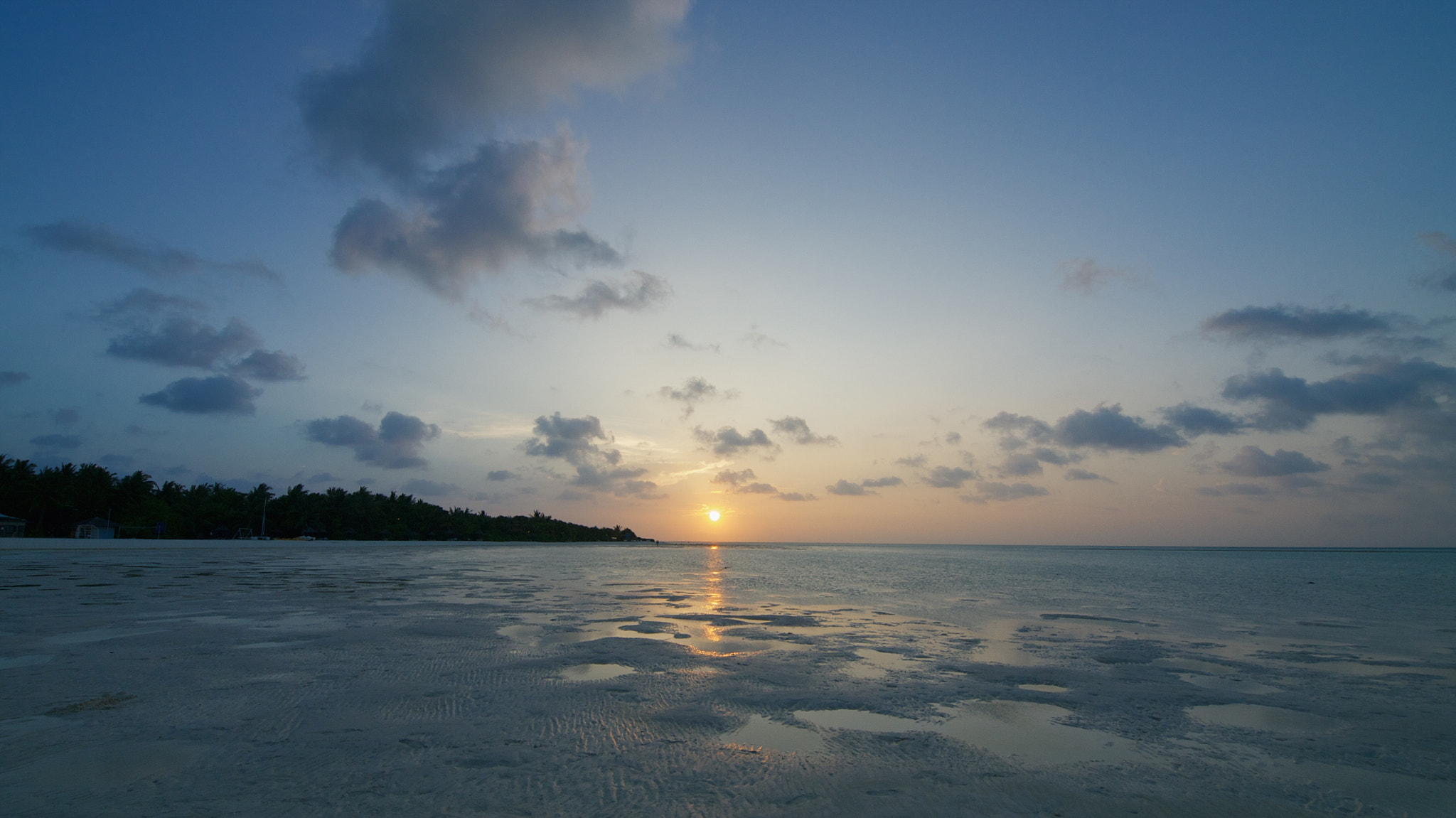 Olympus Zuiko Digital ED 7-14mm F4.0 sample photo. Sunset in maldives photography