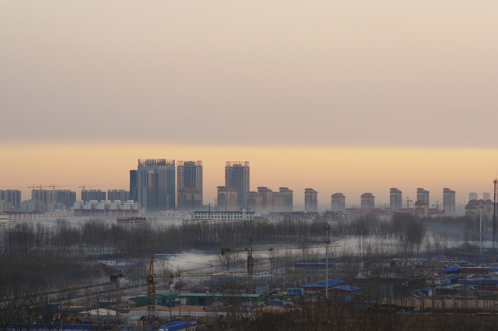 Pentax smc FA 77mm 1.8 Limited sample photo. Morning fog photography