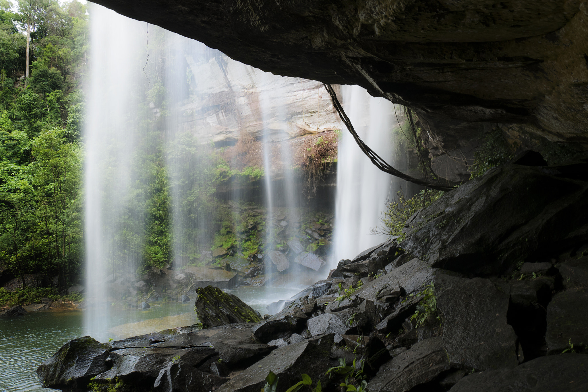 Panasonic Lumix DMC-GX85 (Lumix DMC-GX80 / Lumix DMC-GX7 Mark II) sample photo. Huey luang waterfall photography