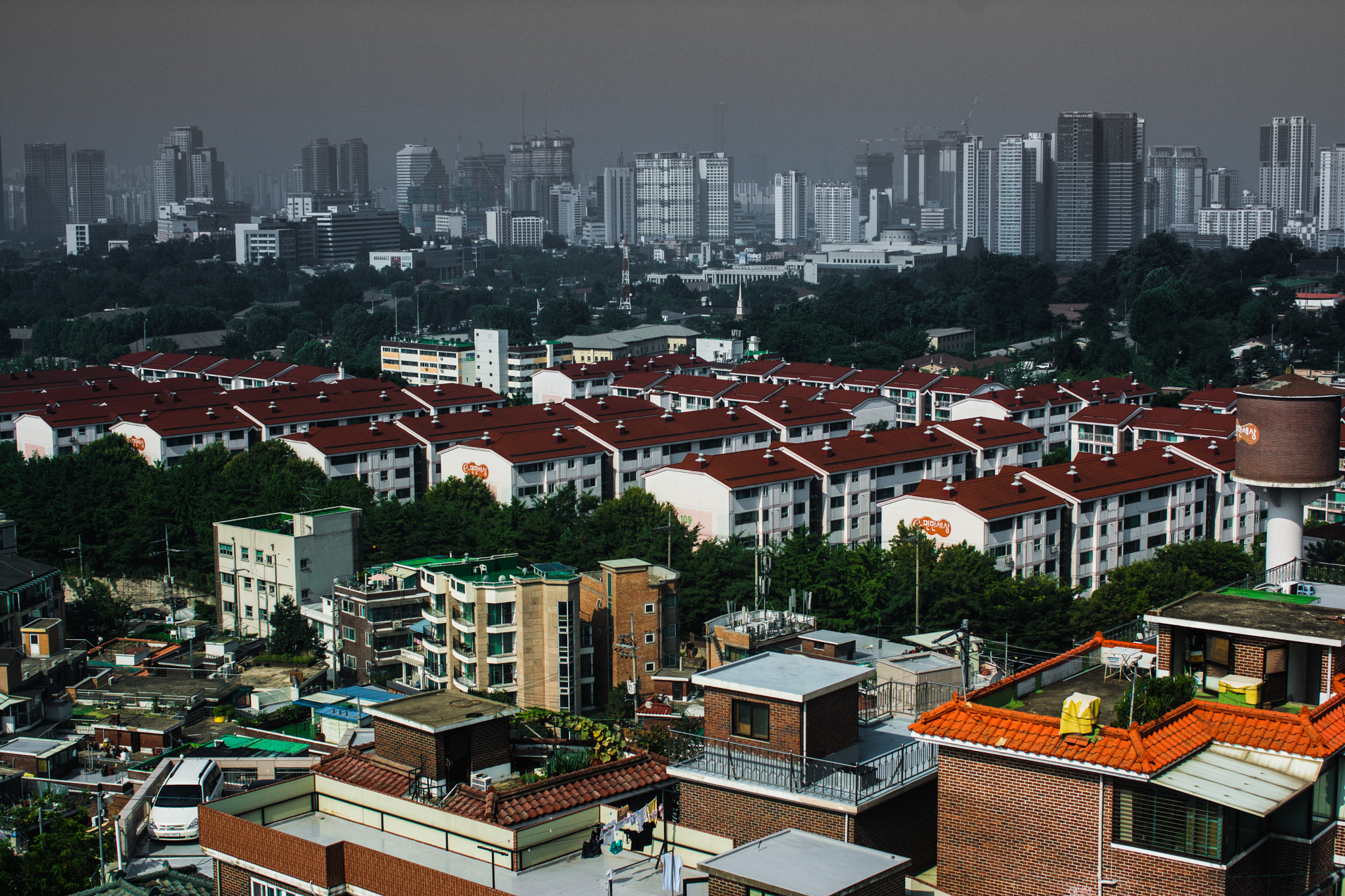 Nikon D7100 + AF Zoom-Nikkor 35-70mm f/2.8D sample photo. Rooftop photography