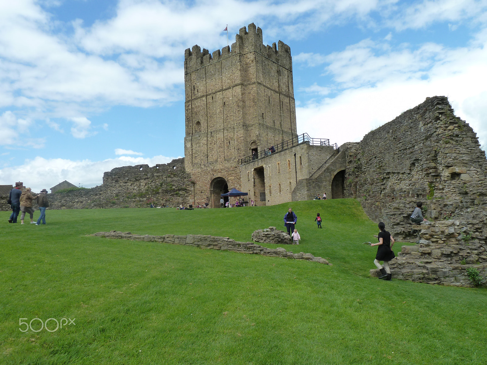 Panasonic Lumix DMC-ZS5 (Lumix DMC-TZ8) sample photo. Richmond castle photography