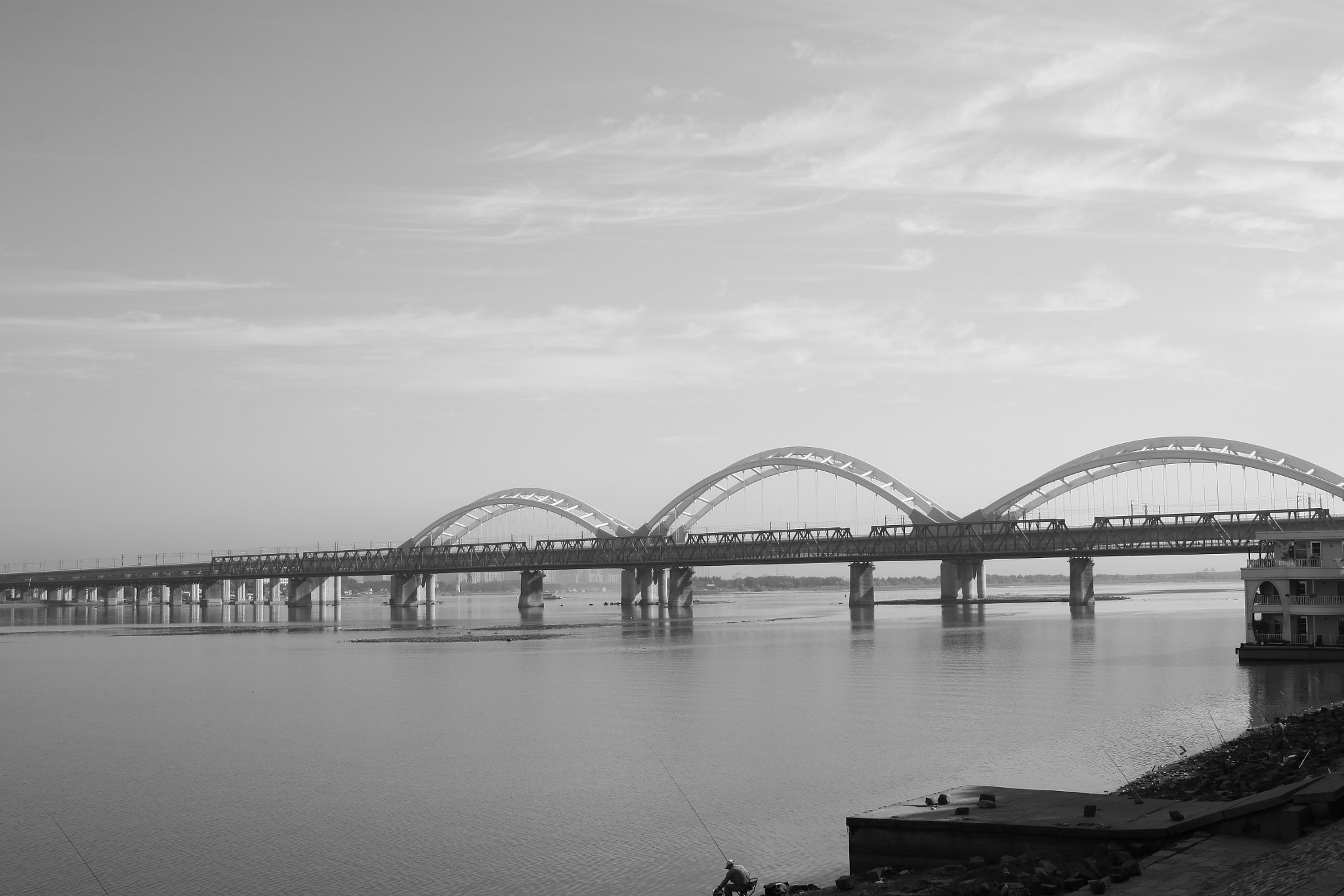 Canon EOS 500D (EOS Rebel T1i / EOS Kiss X3) + Canon EF-S 24mm F2.8 STM sample photo. The railway bridge across the songhua river photography