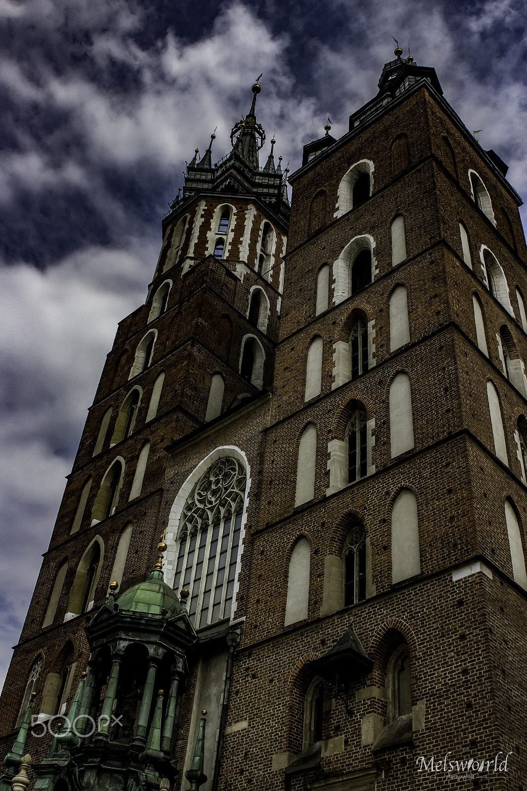 Canon EOS 700D (EOS Rebel T5i / EOS Kiss X7i) + Canon EF 24mm F2.8 sample photo. St. mary's basilica, kraków photography