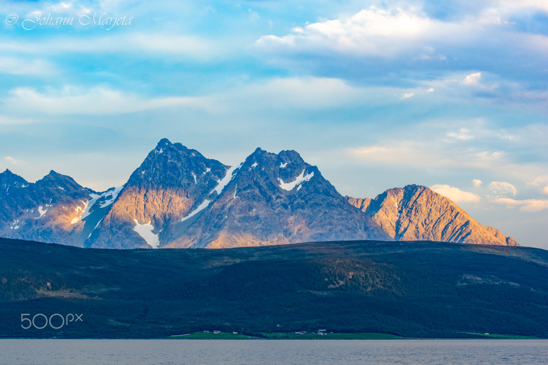 Nikon D7100 + Tamron SP 70-200mm F2.8 Di VC USD sample photo. Arctic sunsets 1 photography