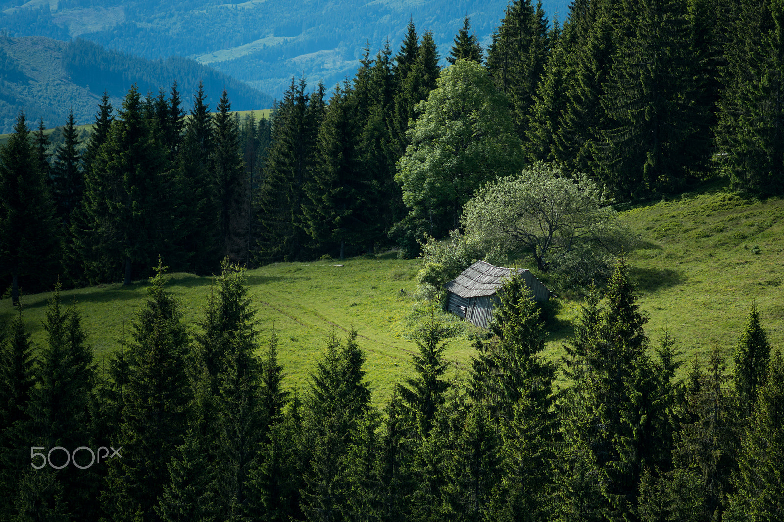 Sony a99 II + Minolta AF 70-210mm F4 Macro sample photo. Old house in the mountains photography