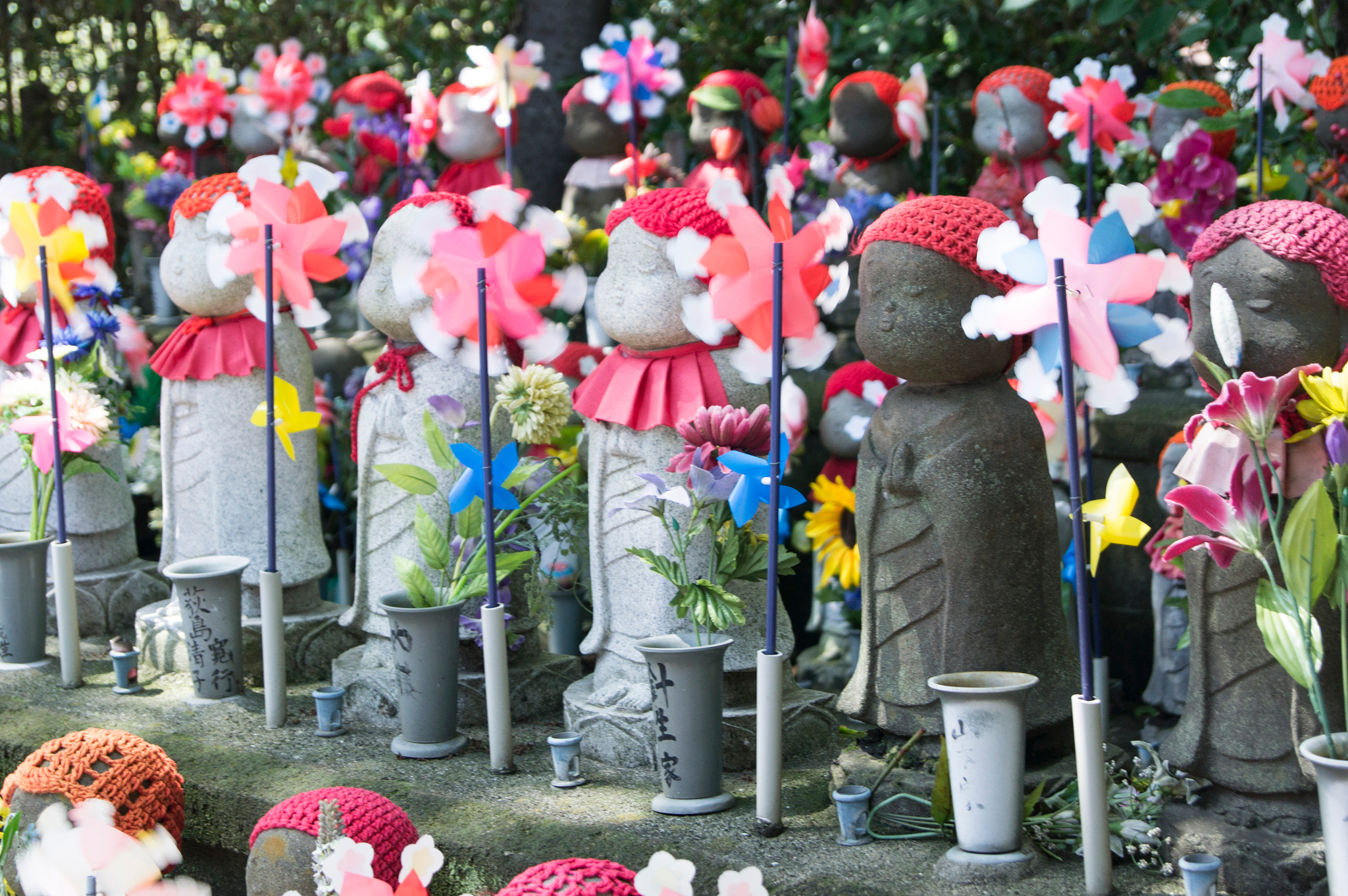 Sony SLT-A33 + Sony DT 18-55mm F3.5-5.6 SAM sample photo. Mizuko kuyo, zojo-ji temple photography