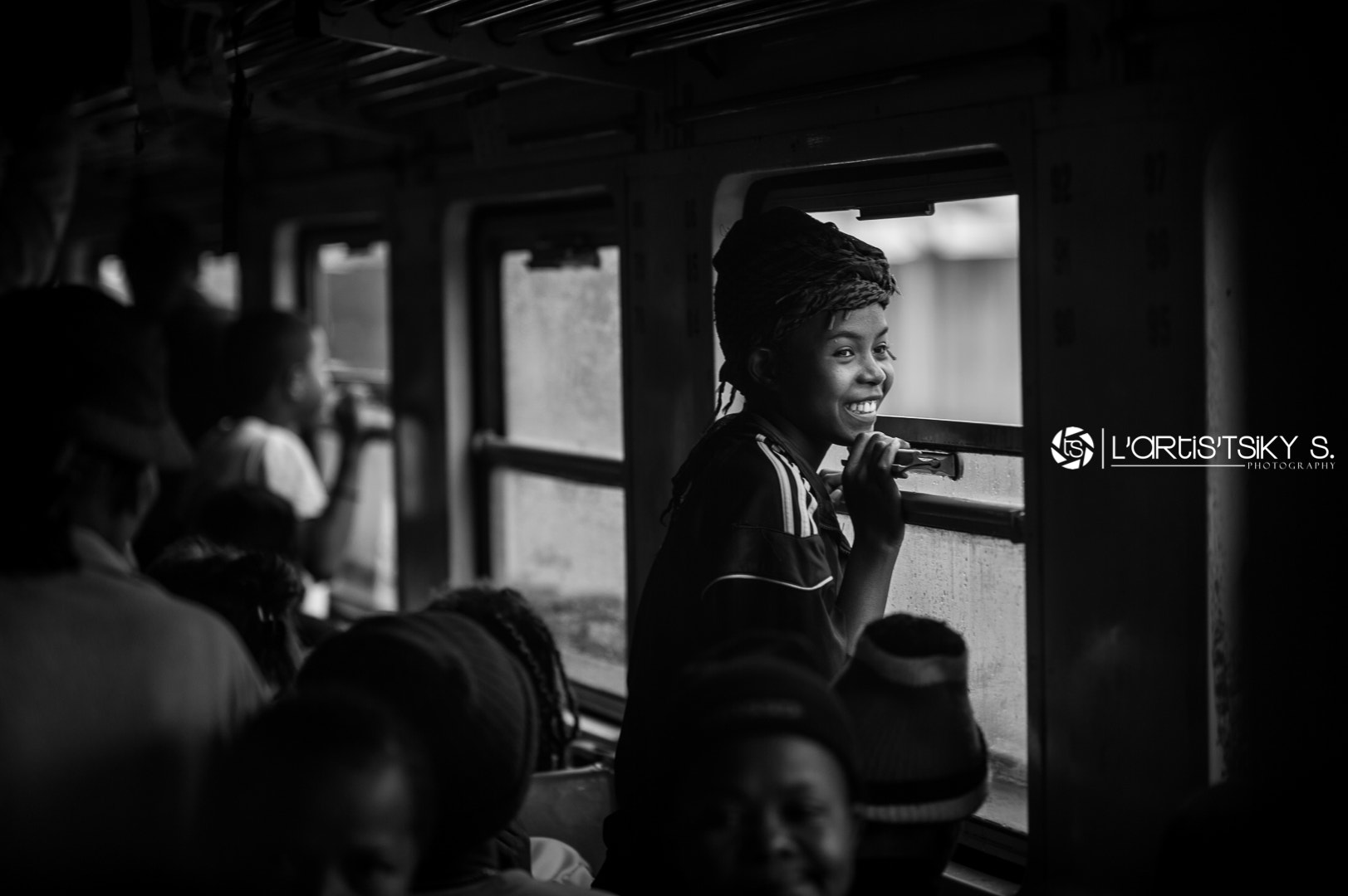 Nikon D4S + Nikon AF-S Nikkor 85mm F1.4G sample photo. Train scenes: goodbye farewell photography
