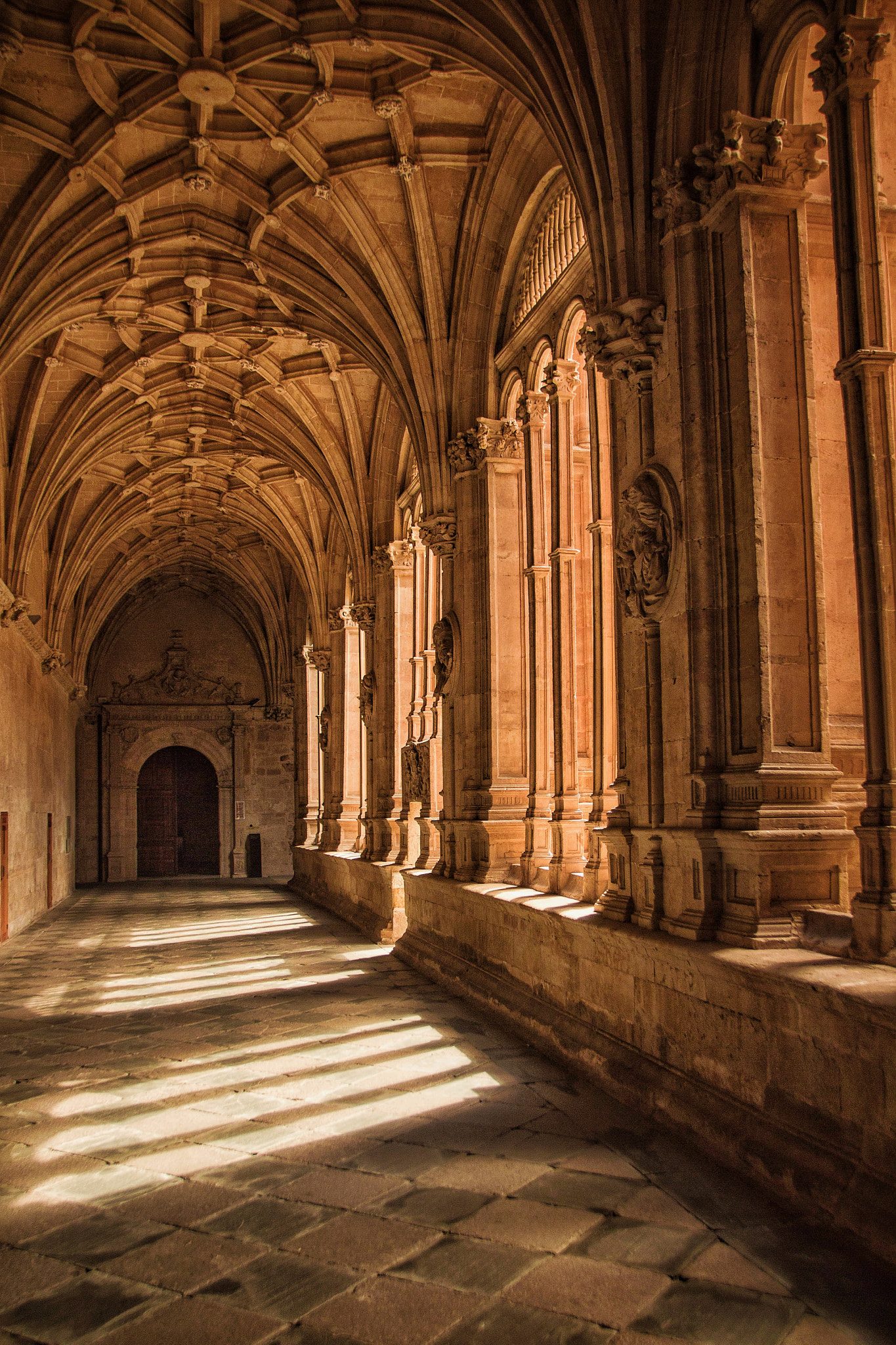 Canon EOS M sample photo. Claustro dominicos salamanca photography
