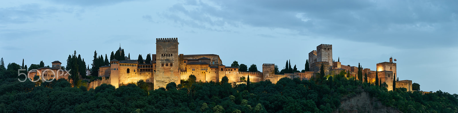 Minolta/Sony AF 70-200mm F2.8 G sample photo. The alhambra at dusk photography