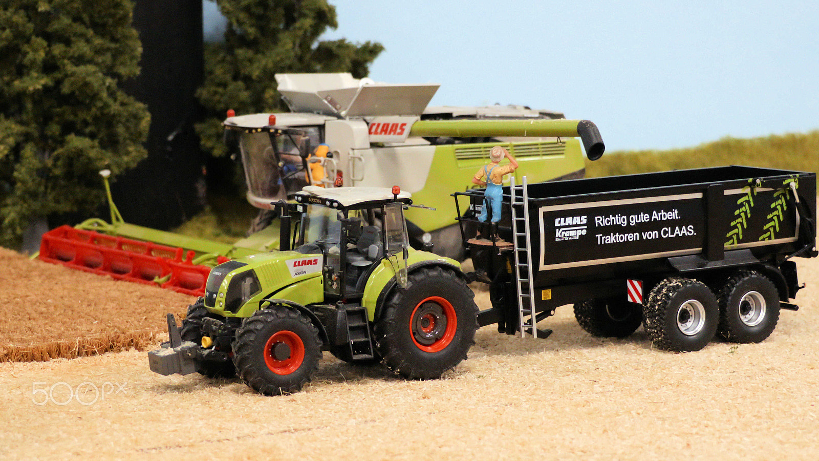 Canon XC10 sample photo. Claas 850 axion photography