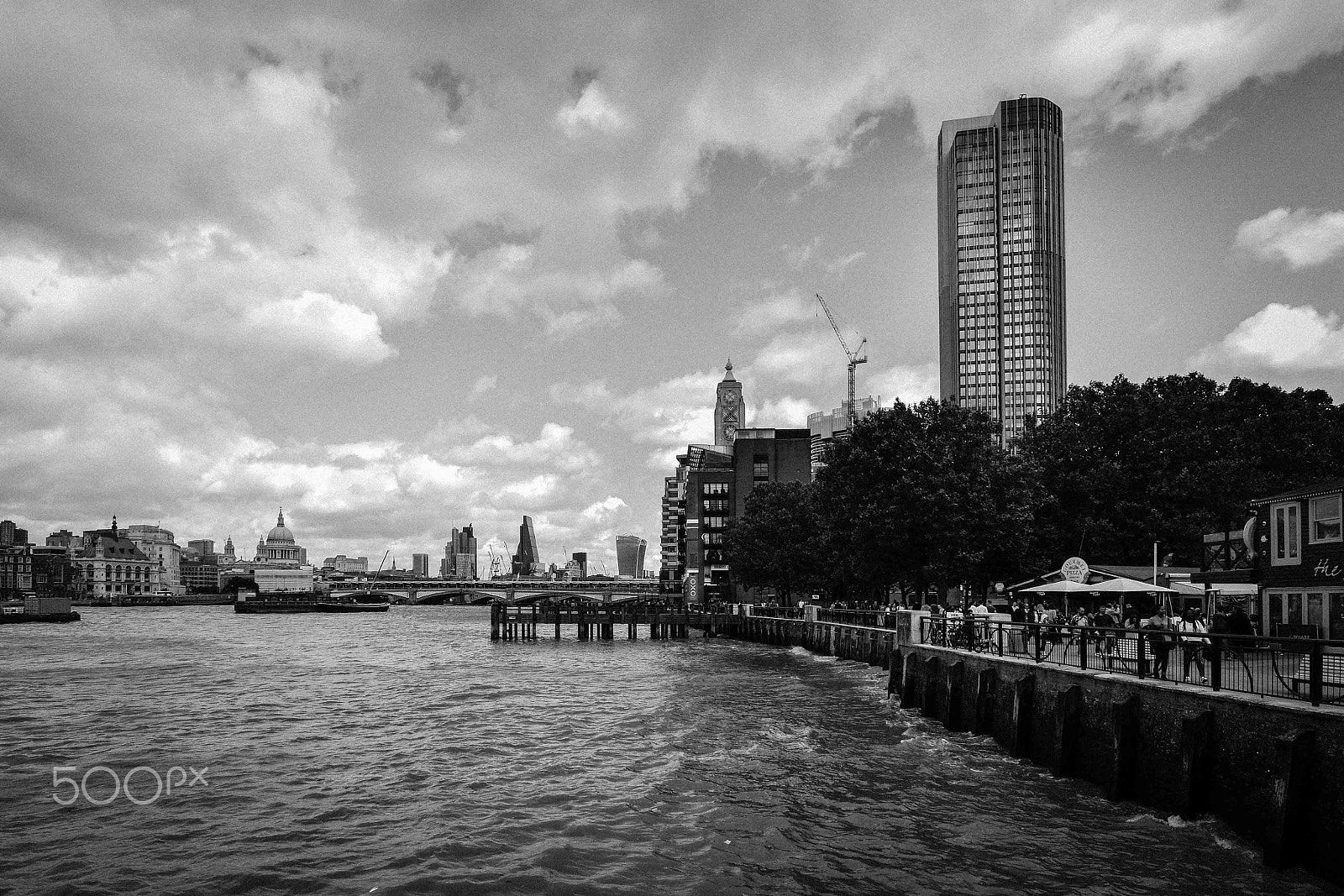 Sigma 10-20mm F4-5.6 EX DC HSM sample photo. Southbank photography