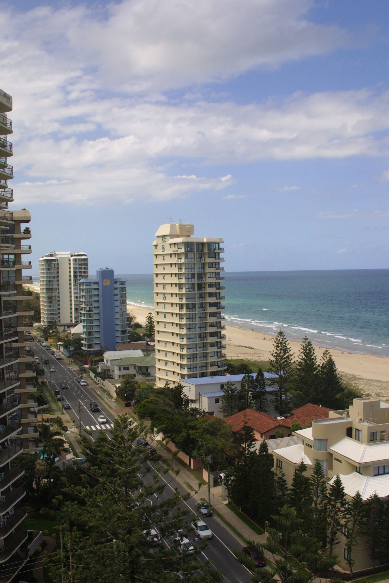 Canon EOS D30 sample photo. Balcony photography