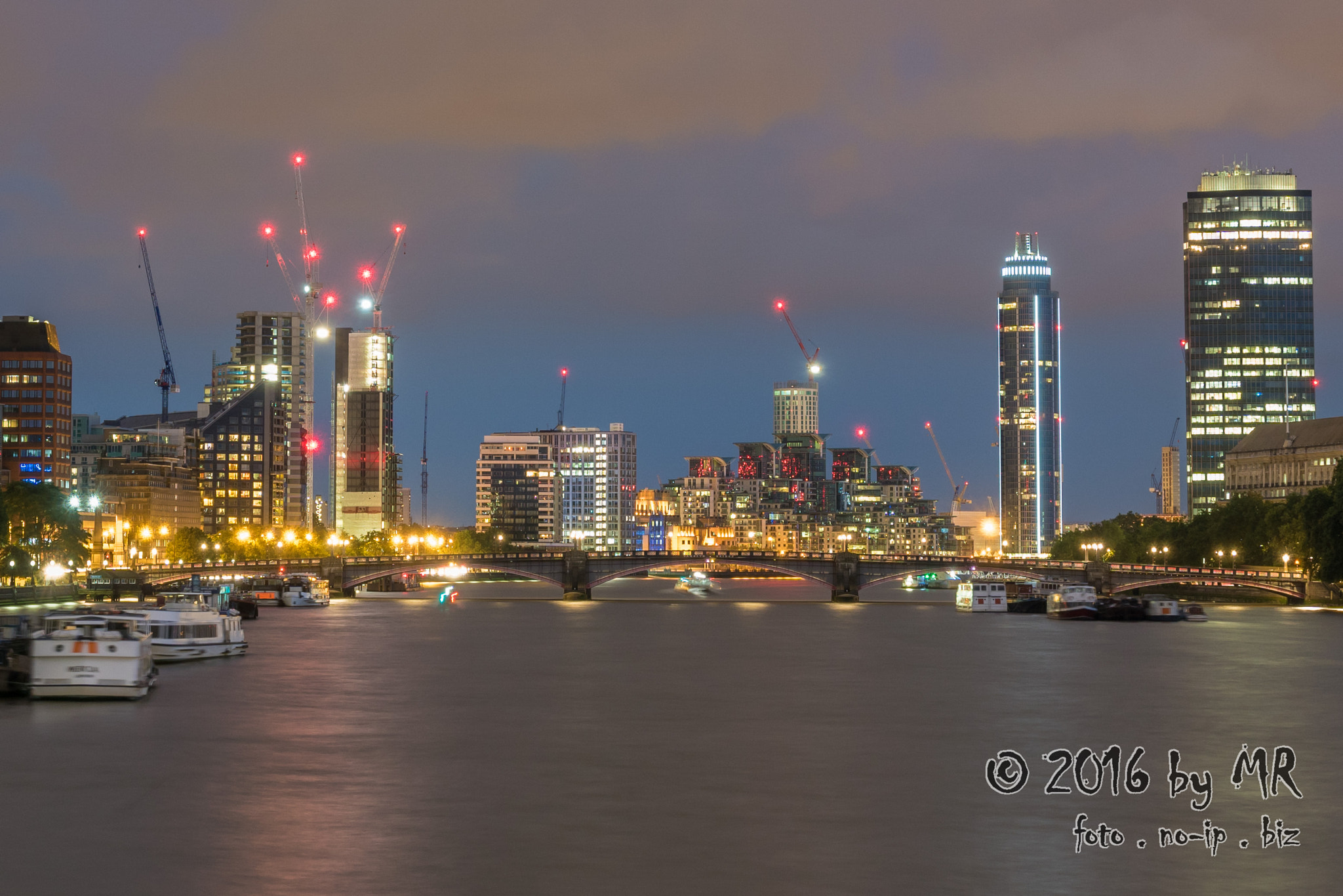 Sigma 17-70mm F2.8-4 DC Macro HSM sample photo. London at night photography