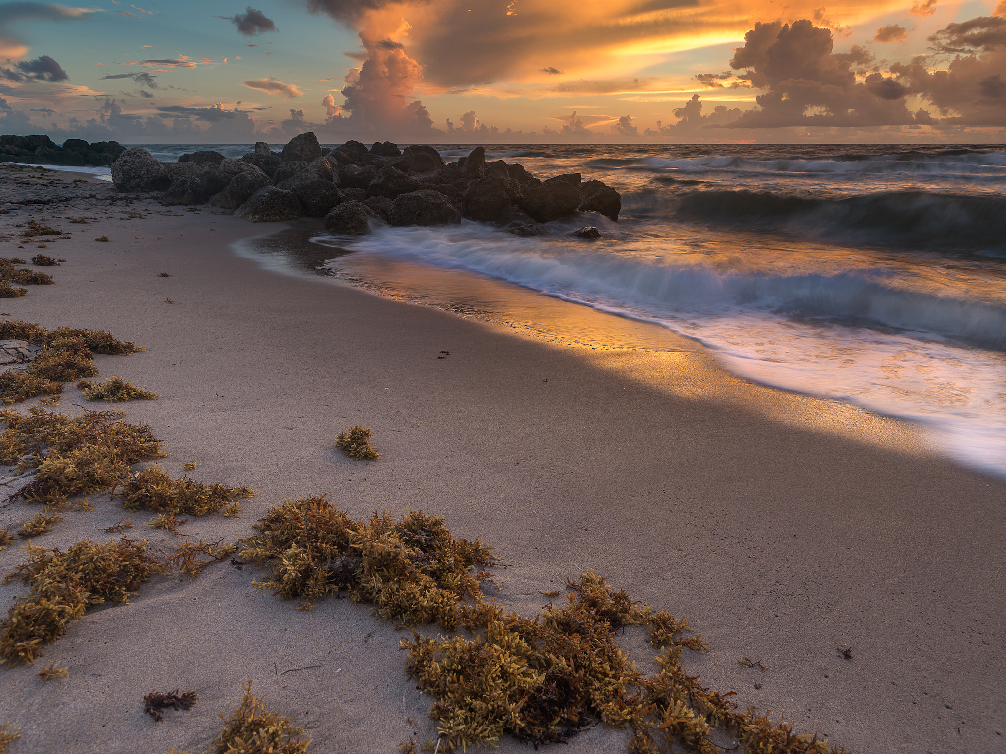 HD Pentax-DA645 28-45mm F4.5ED AW SR sample photo. Deerfield beach waves photography