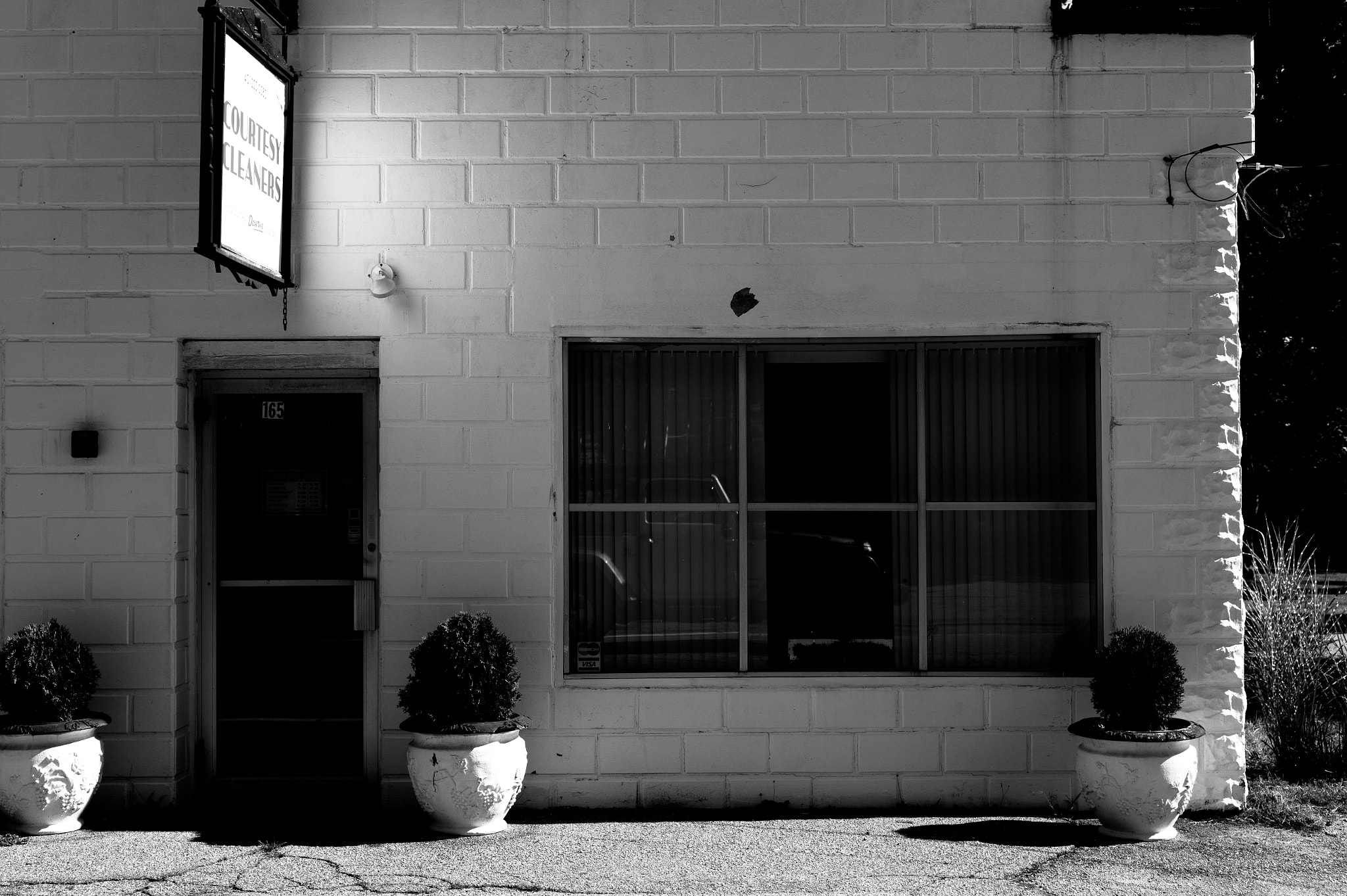 Leica M9 + Summicron-M 50mm f/2 (III) sample photo. Reflected light photography