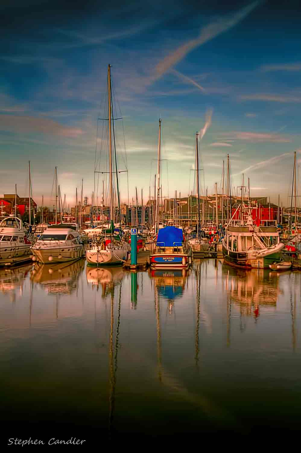 Canon EF-S 17-85mm F4-5.6 IS USM sample photo. Hull marina reflections photography