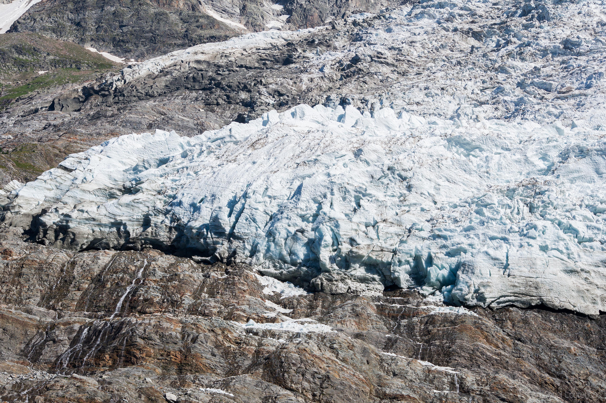 Sony Alpha DSLR-A450 + Sigma 70-300mm F4-5.6 DL Macro sample photo. Glacier des bossons mont blanc photography