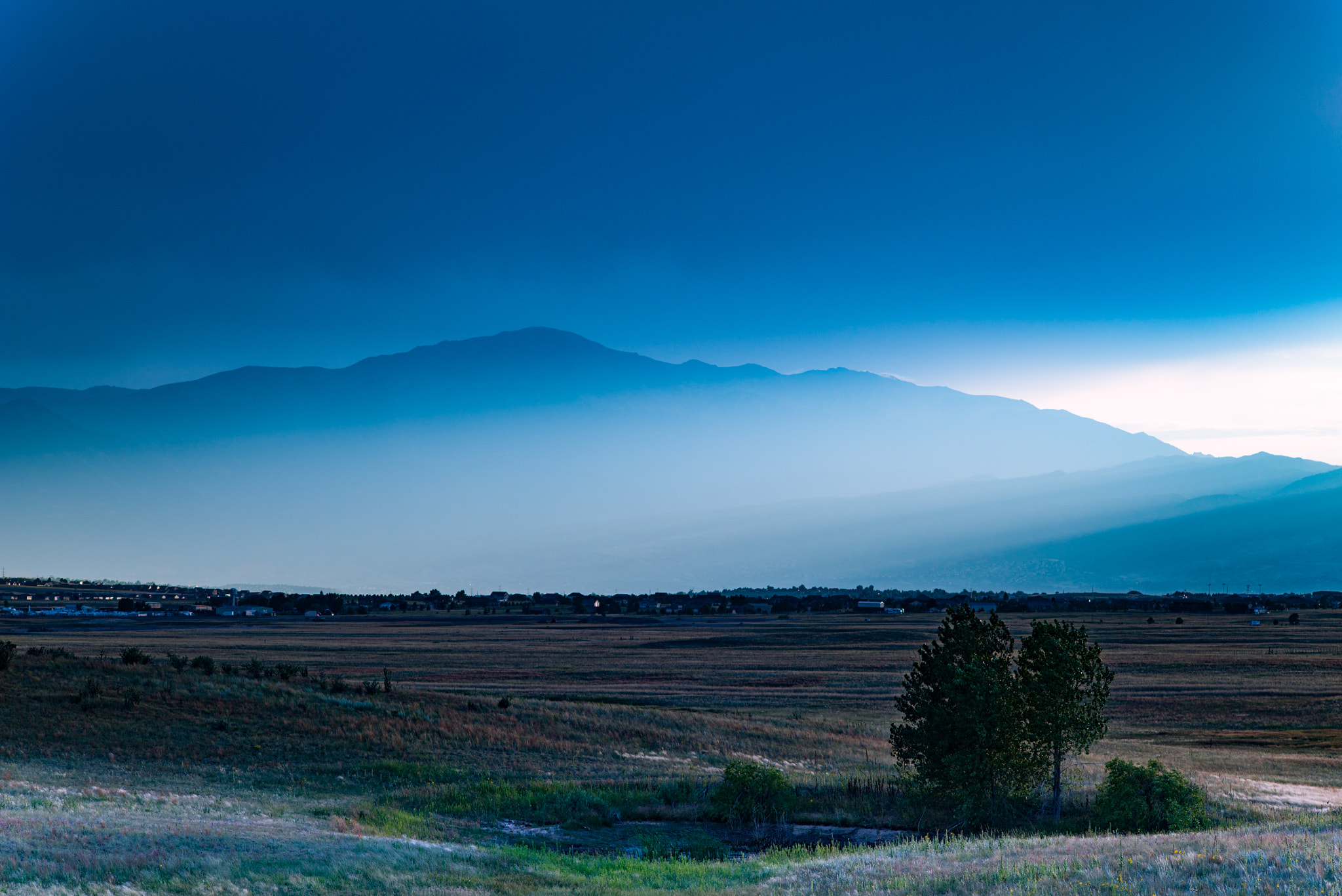 Nikon D810 + Nikkor 45mm f/2.8 P sample photo. Pikes peak at sunset from home aug photography